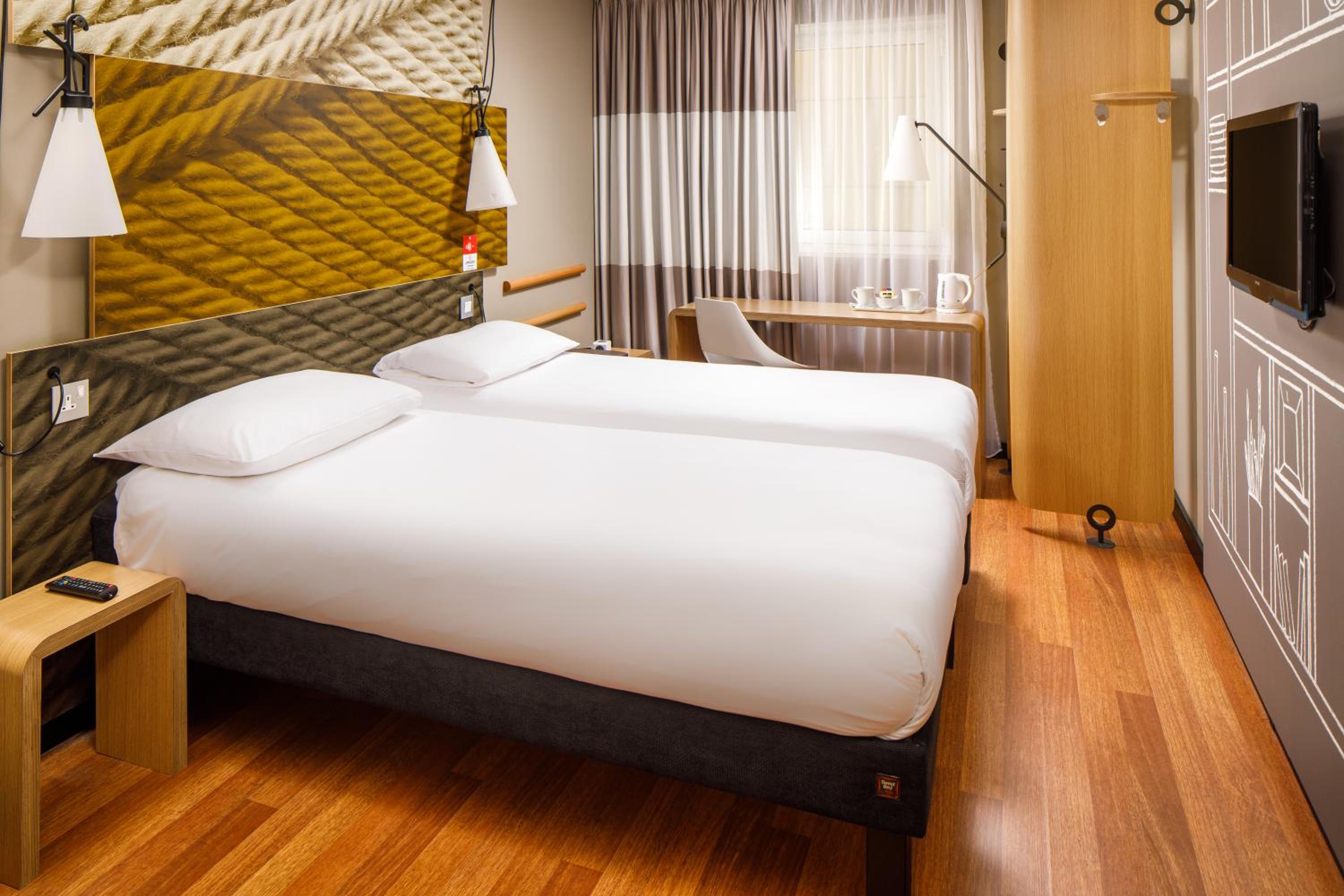 Twin Room - Photo 4