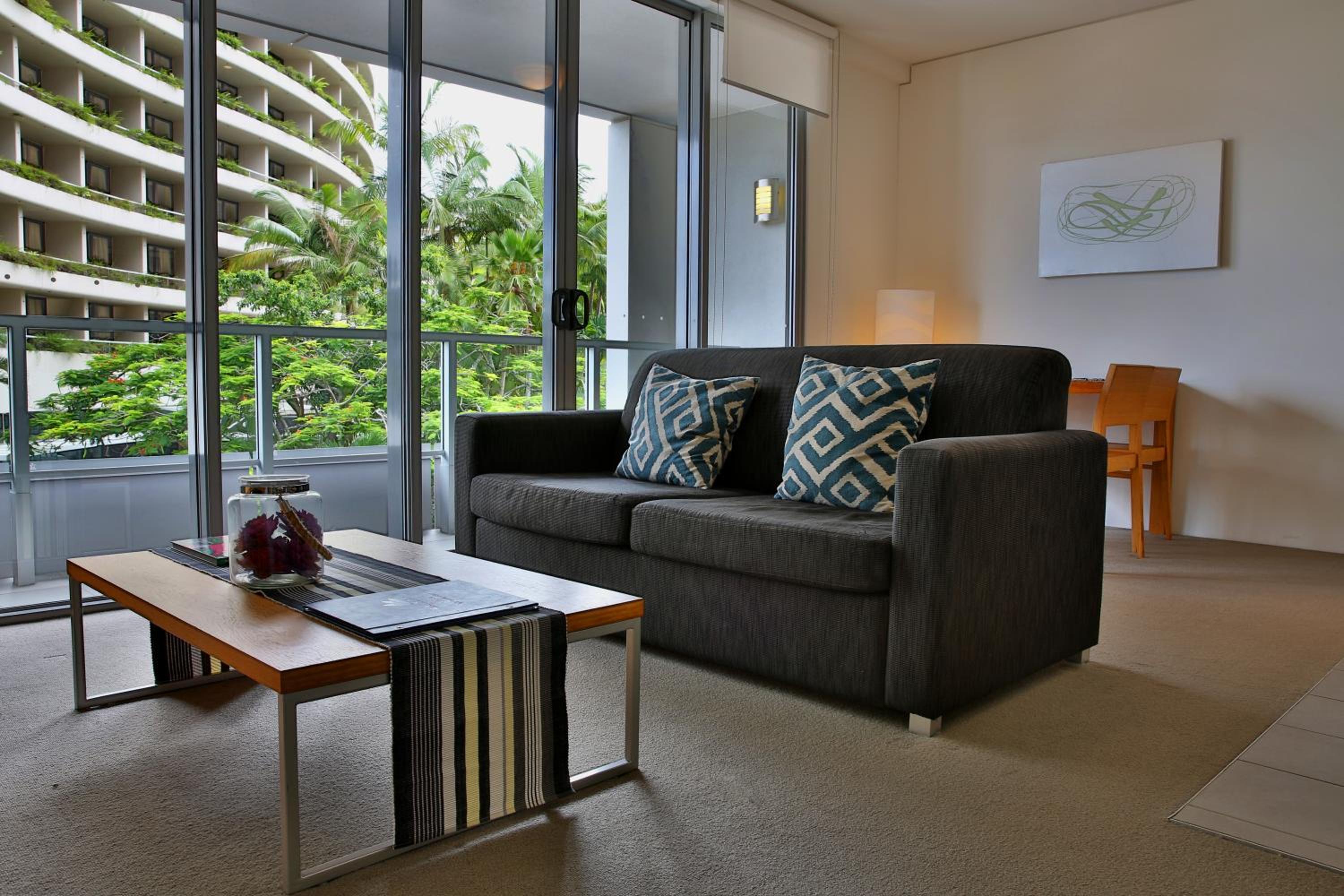 One-Bedroom Apartment with Garden View - Photo 6