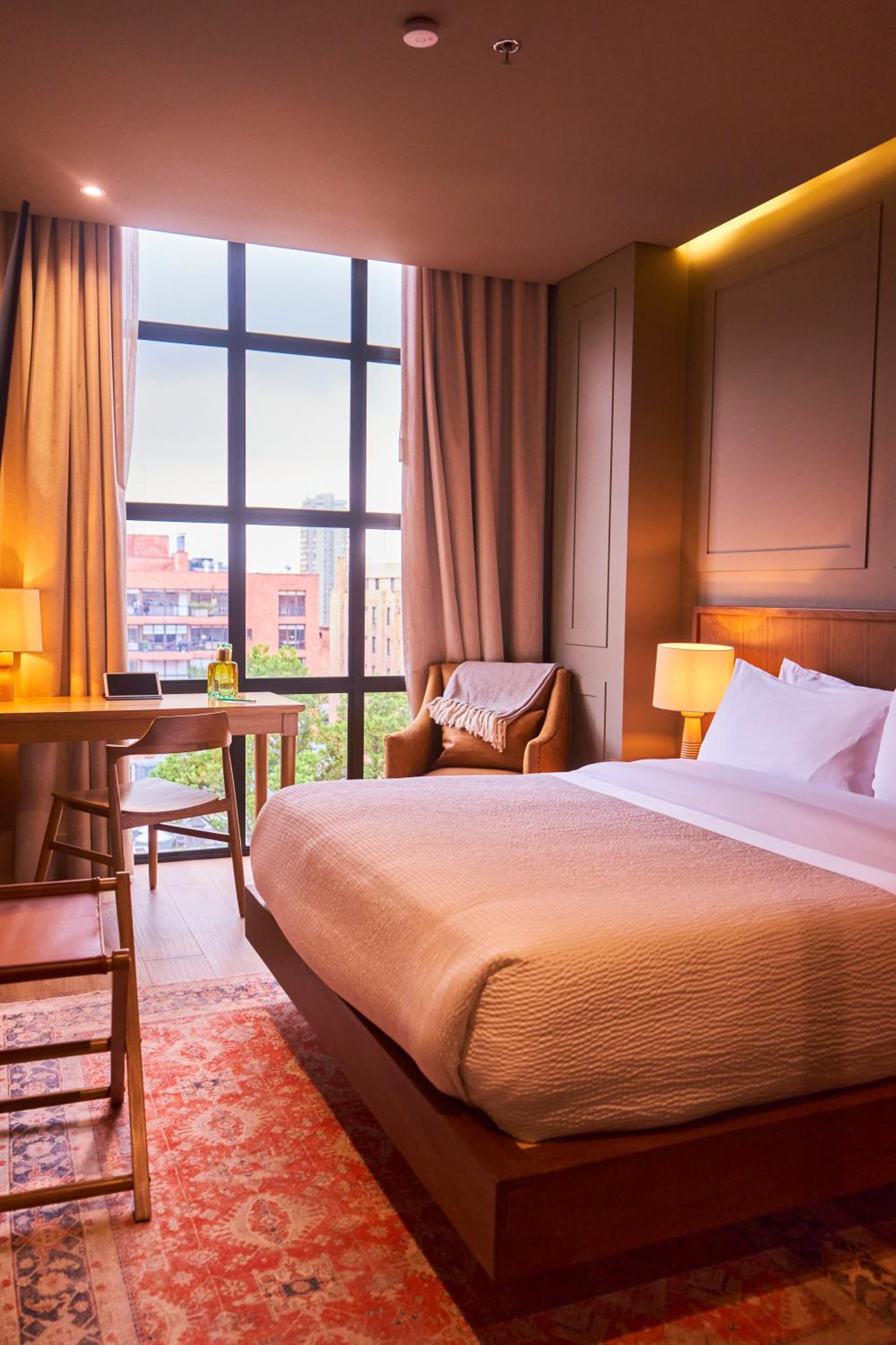 Deluxe Room - Photo 4