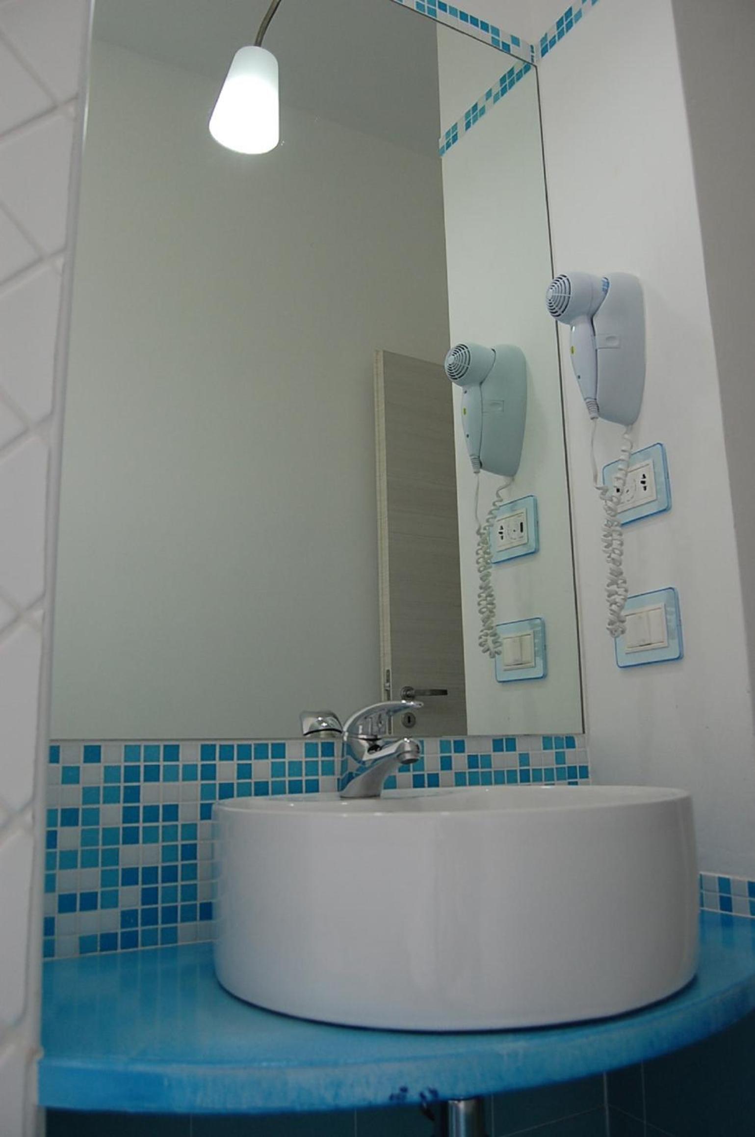 Two-Bedroom Apartment - Photo 15