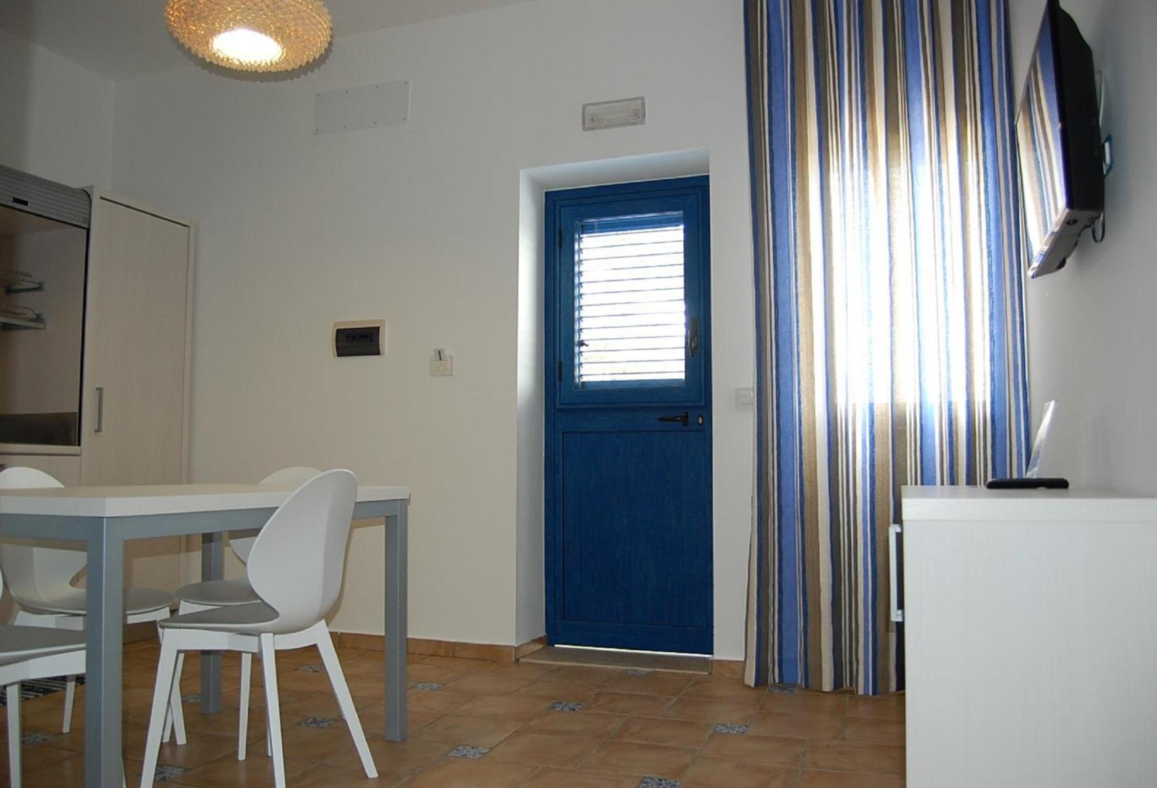 Two-Bedroom Apartment - Photo 17