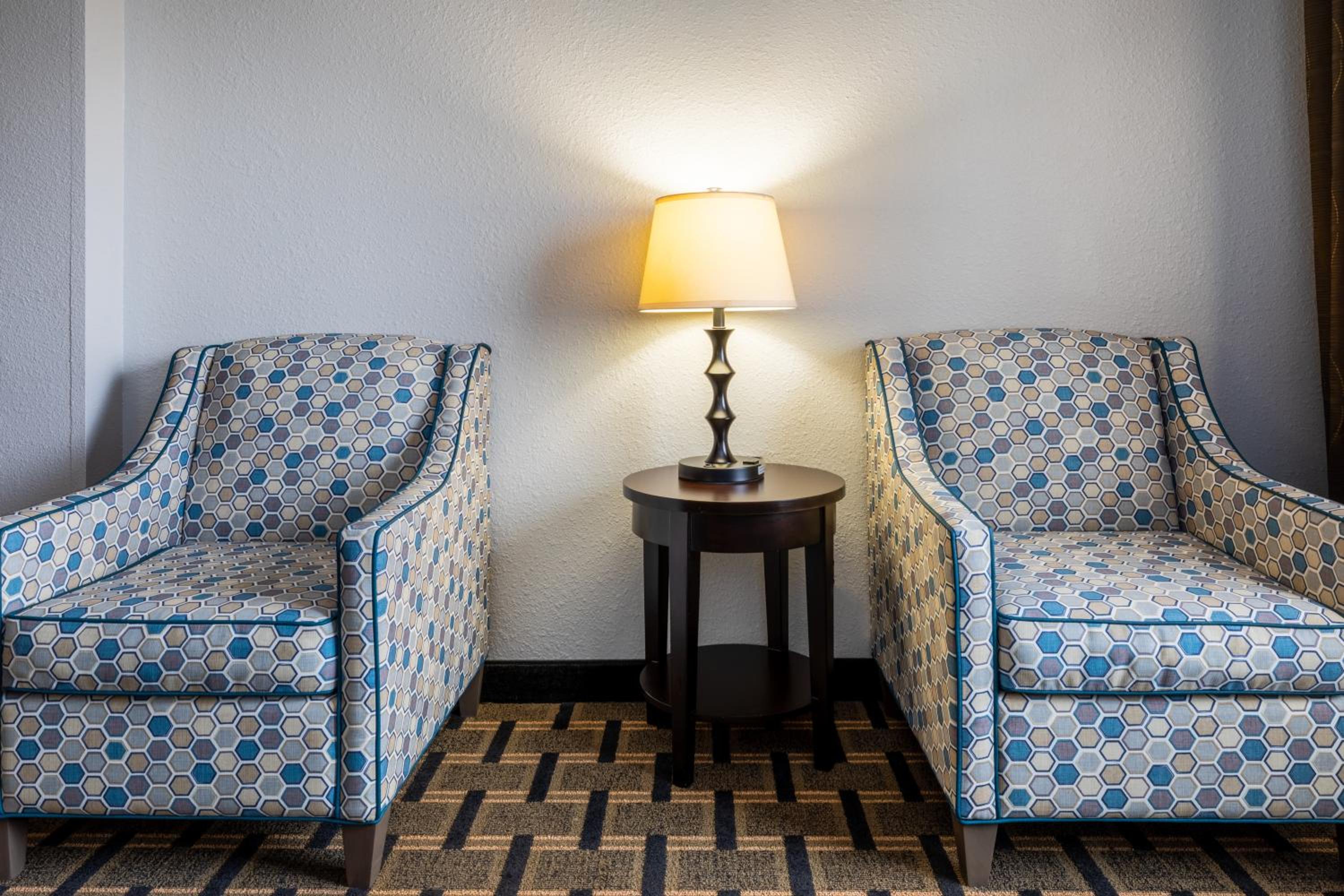 Executive King Room - Non-Smoking - Photo 1