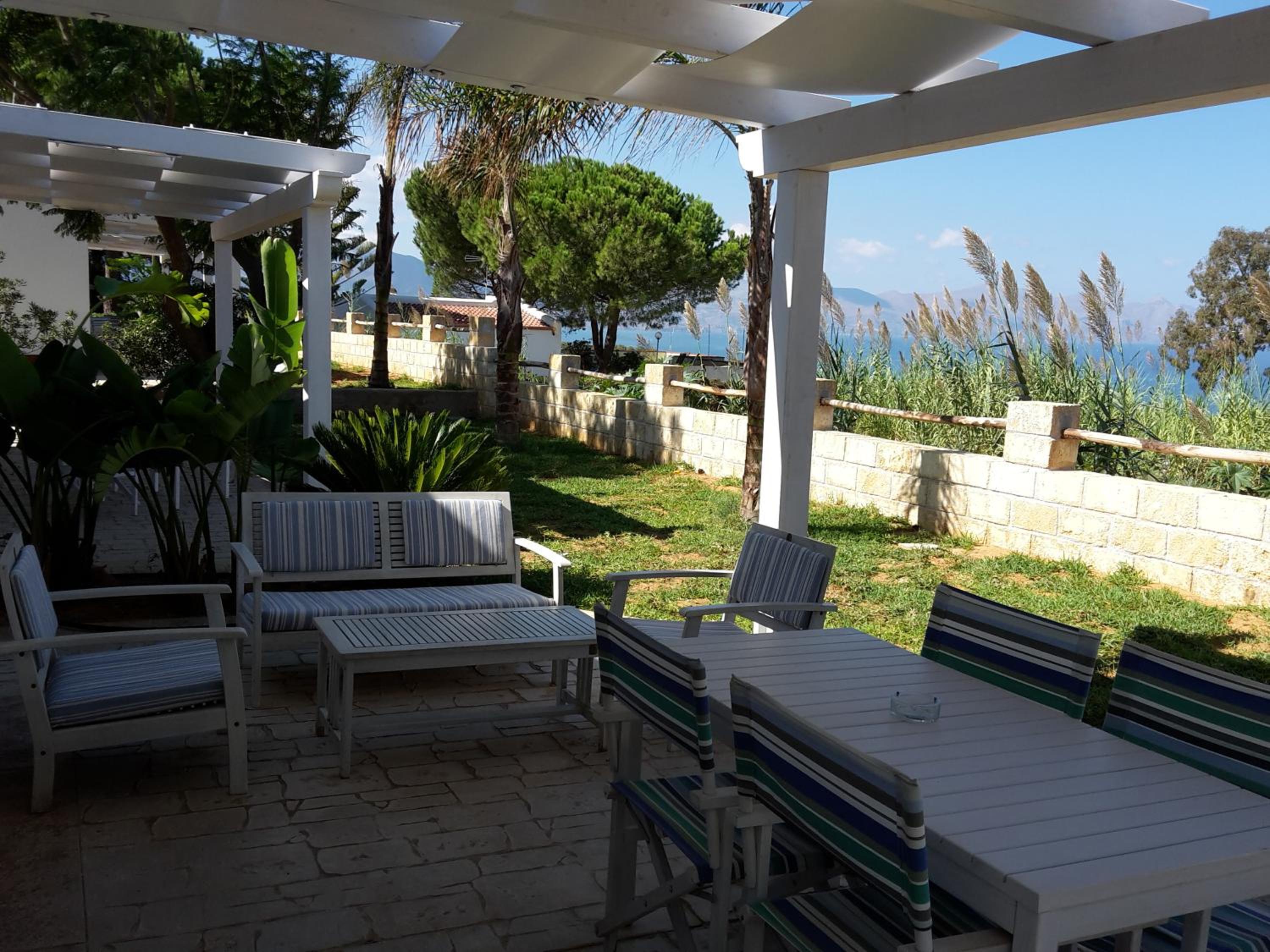 Two-Bedroom Apartment with Sea View - Photo 20