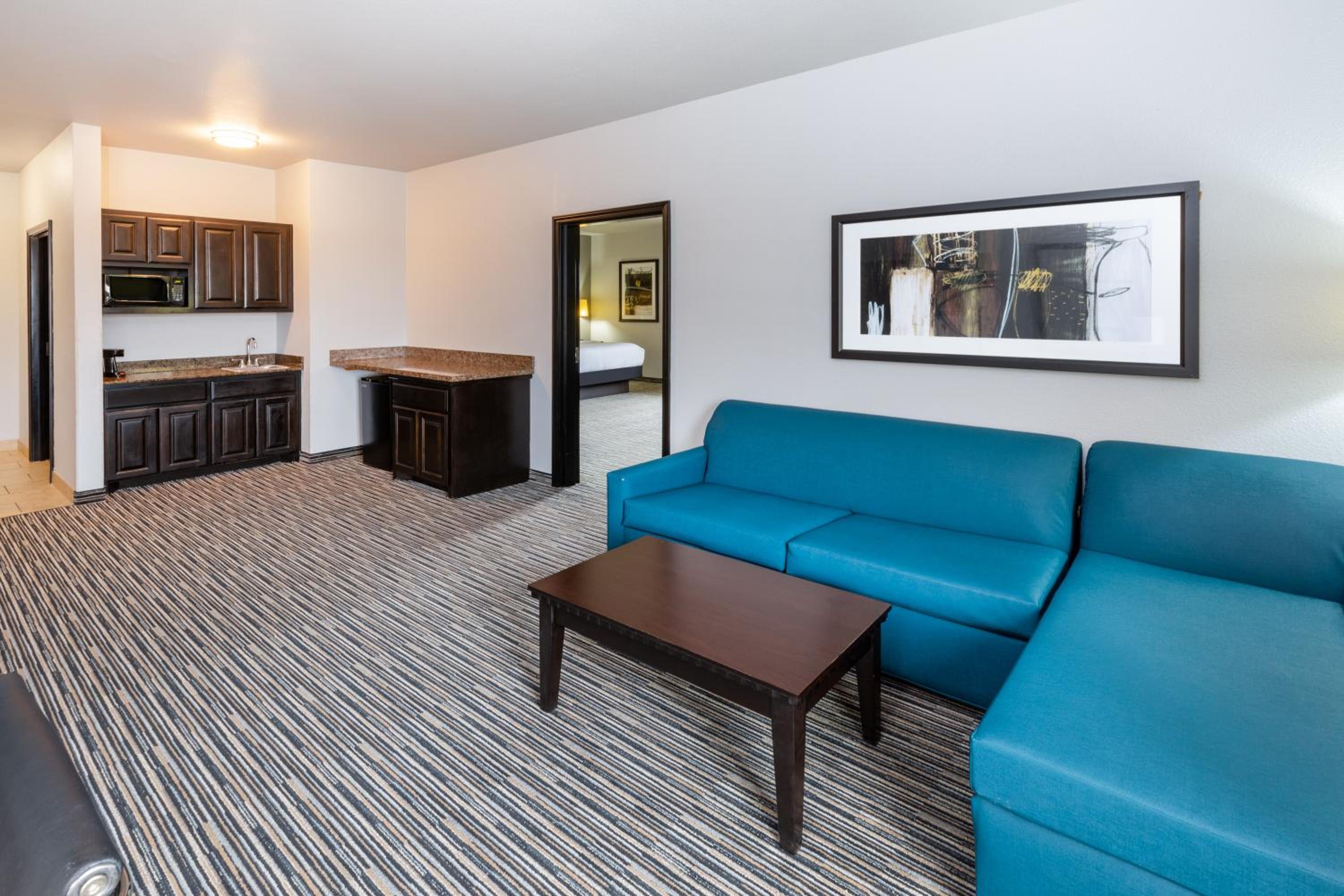 King Studio Suite - Non-Smoking - Photo 3