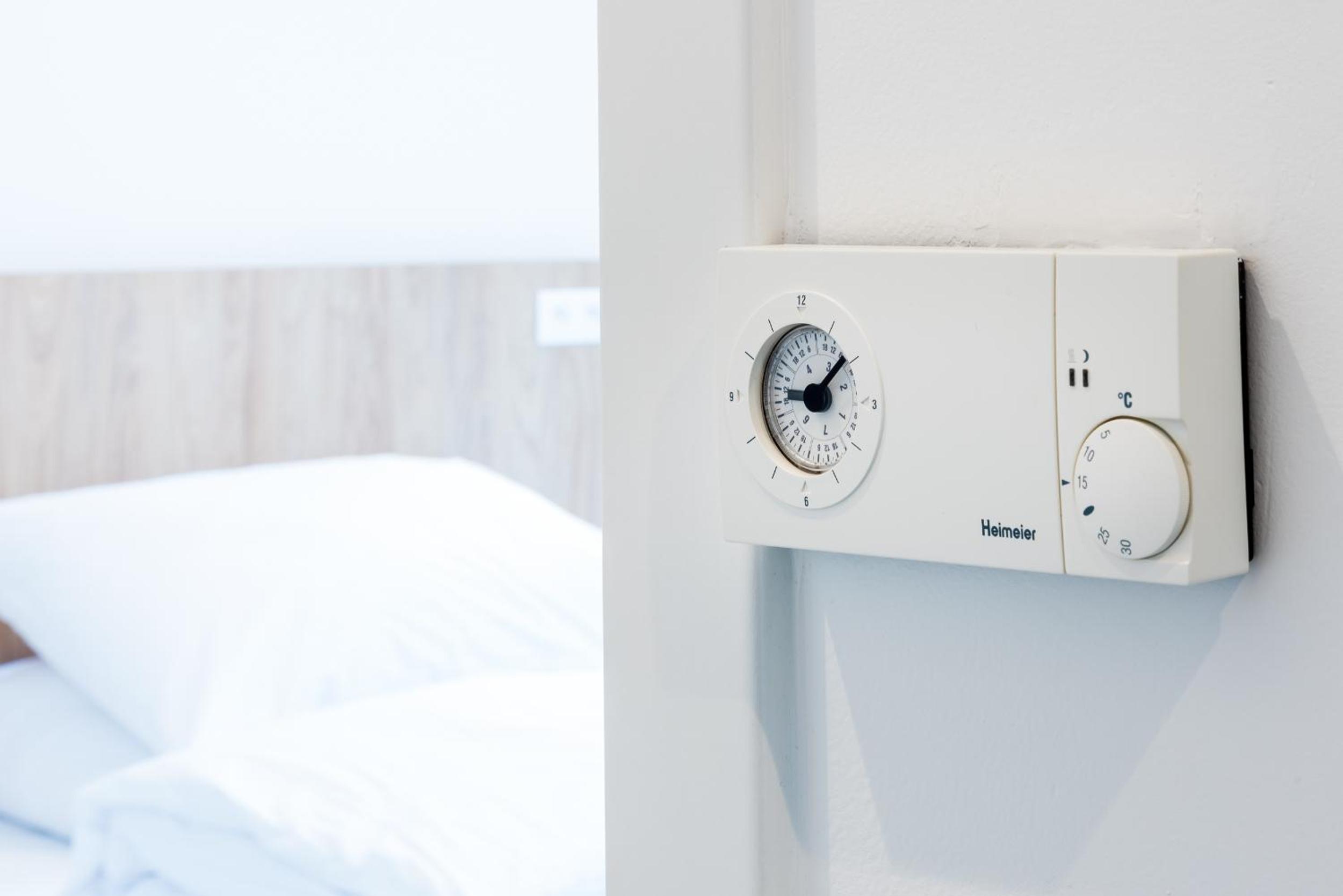 Studio with Balcony and Air Conditioning - Photo 13