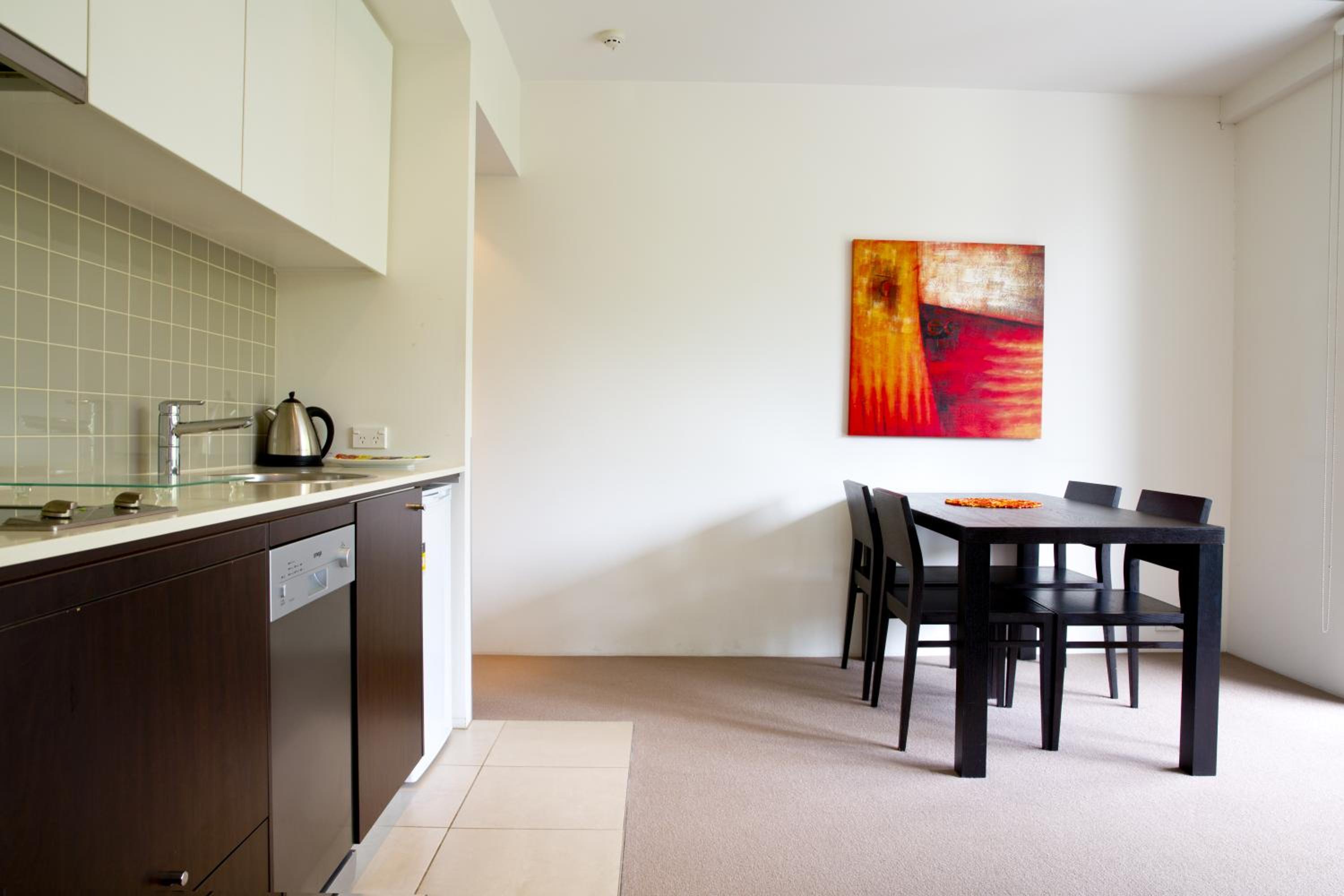 One-Bedroom Apartment with Garden View - Photo 7