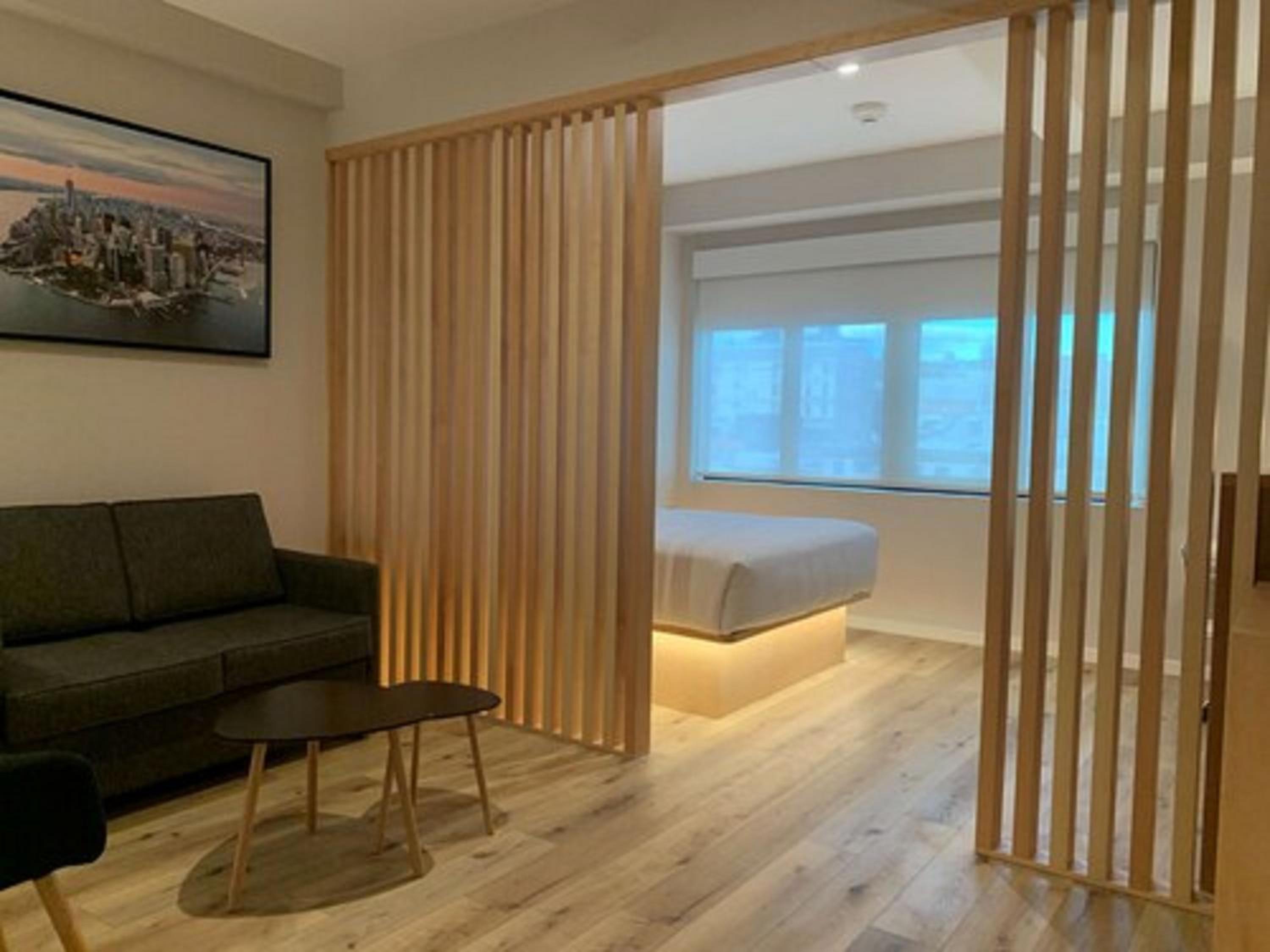 Queen Suite with Mobility Accessible Tub