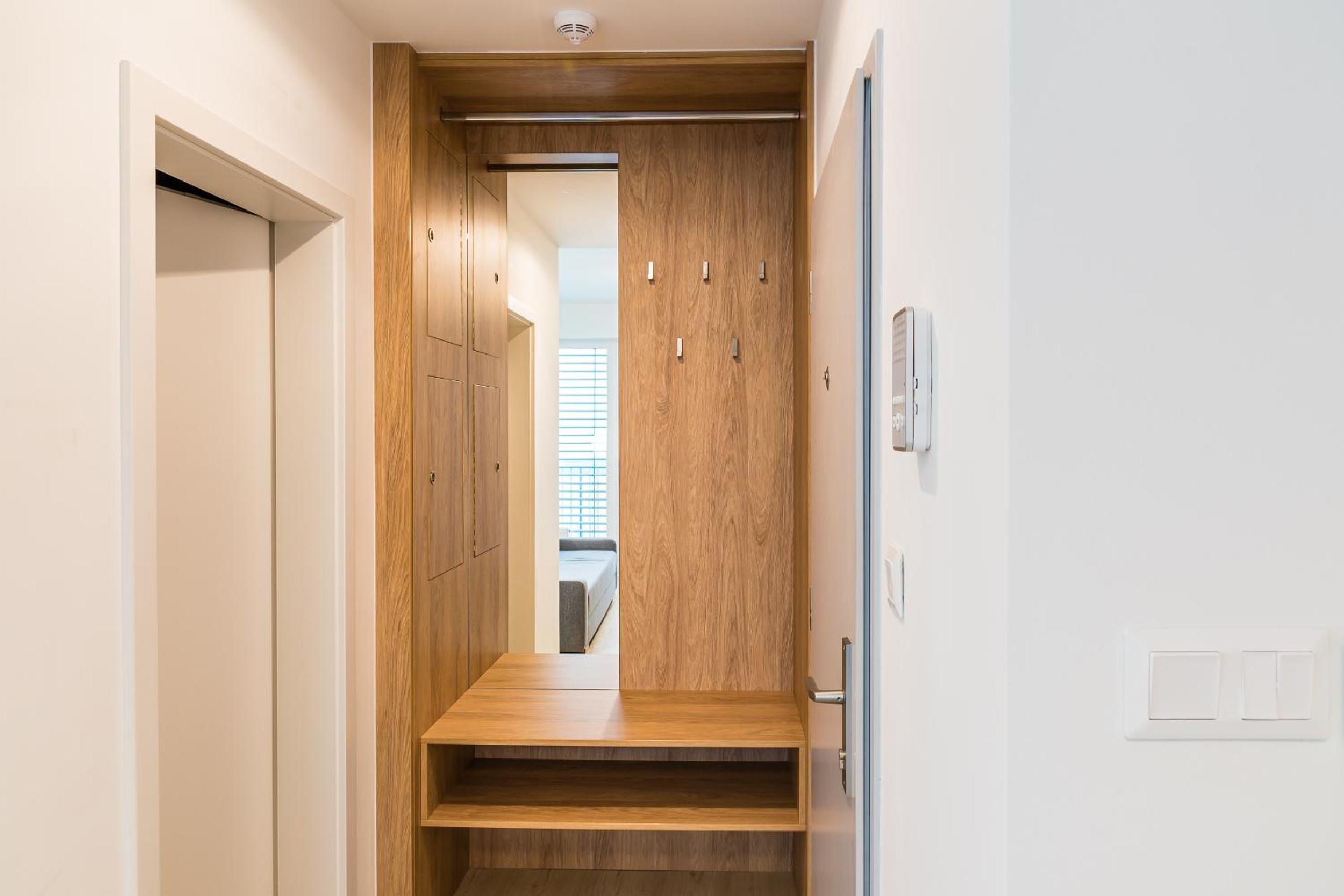 Studio with Balcony and Air Conditioning - Photo 20