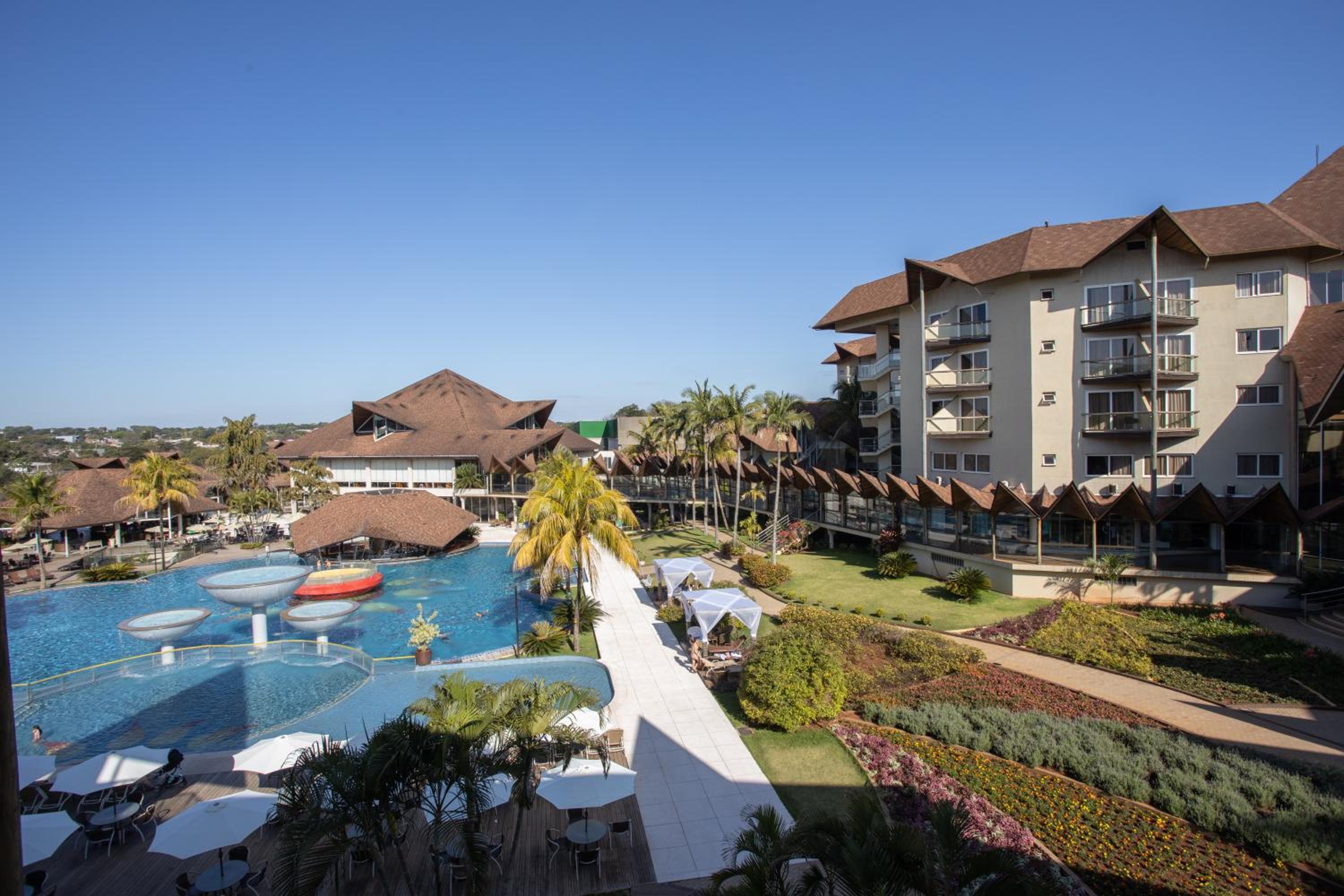 Suite with Pool View - Photo 4