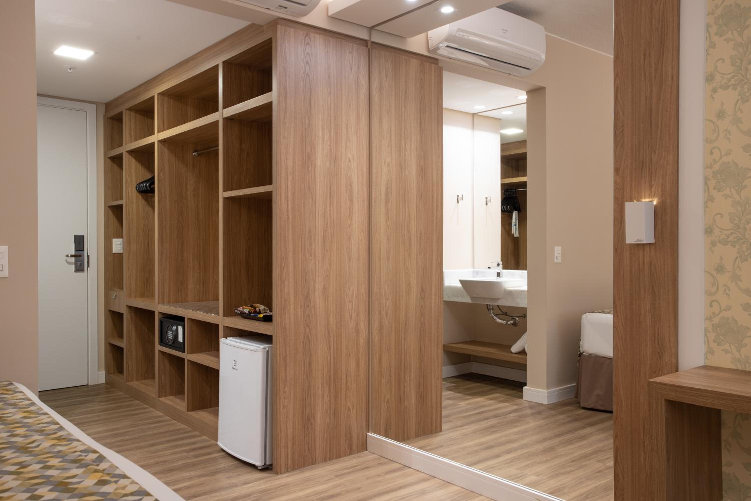 Apartment - Photo 5