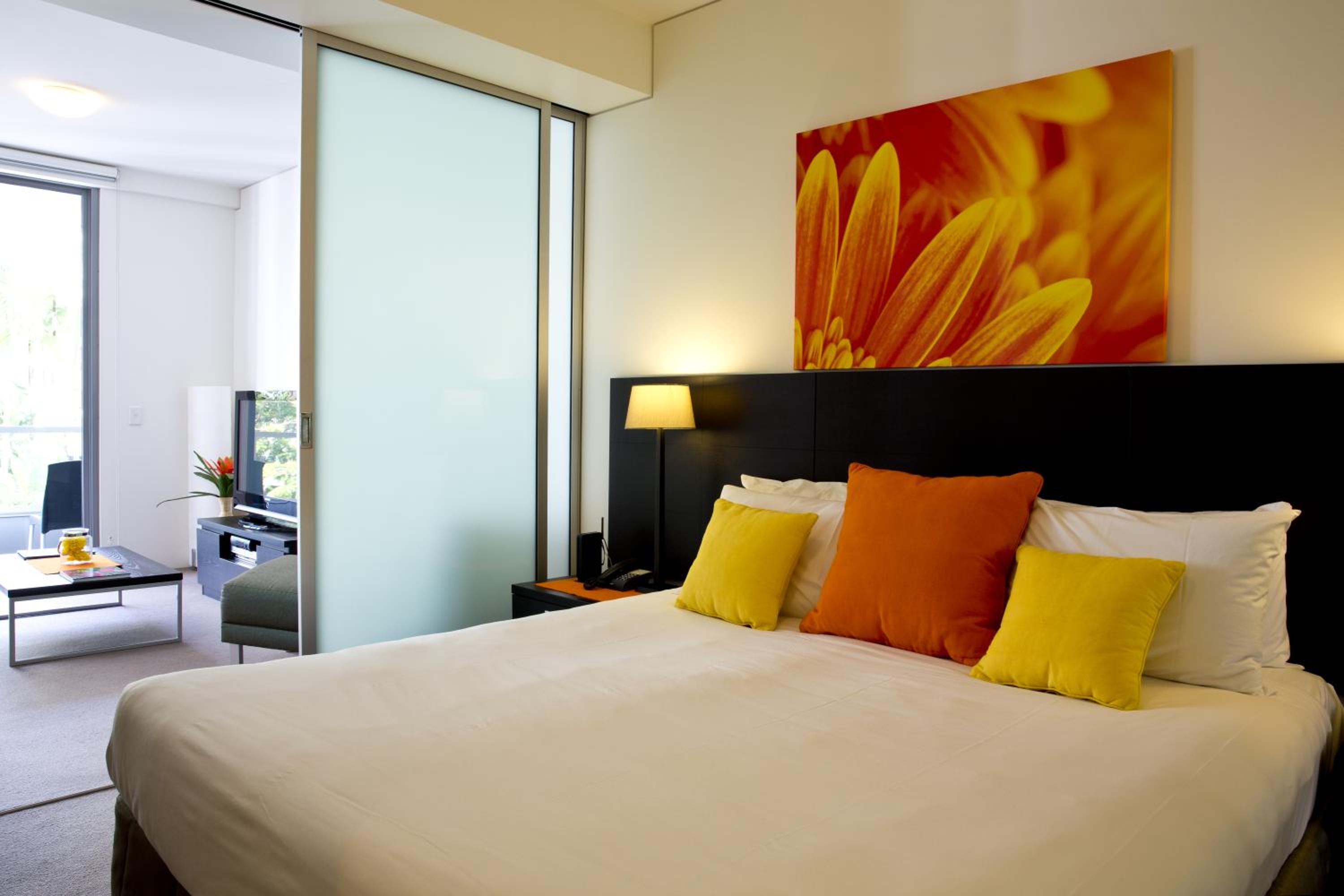 One-Bedroom Apartment with Garden View - Photo 4