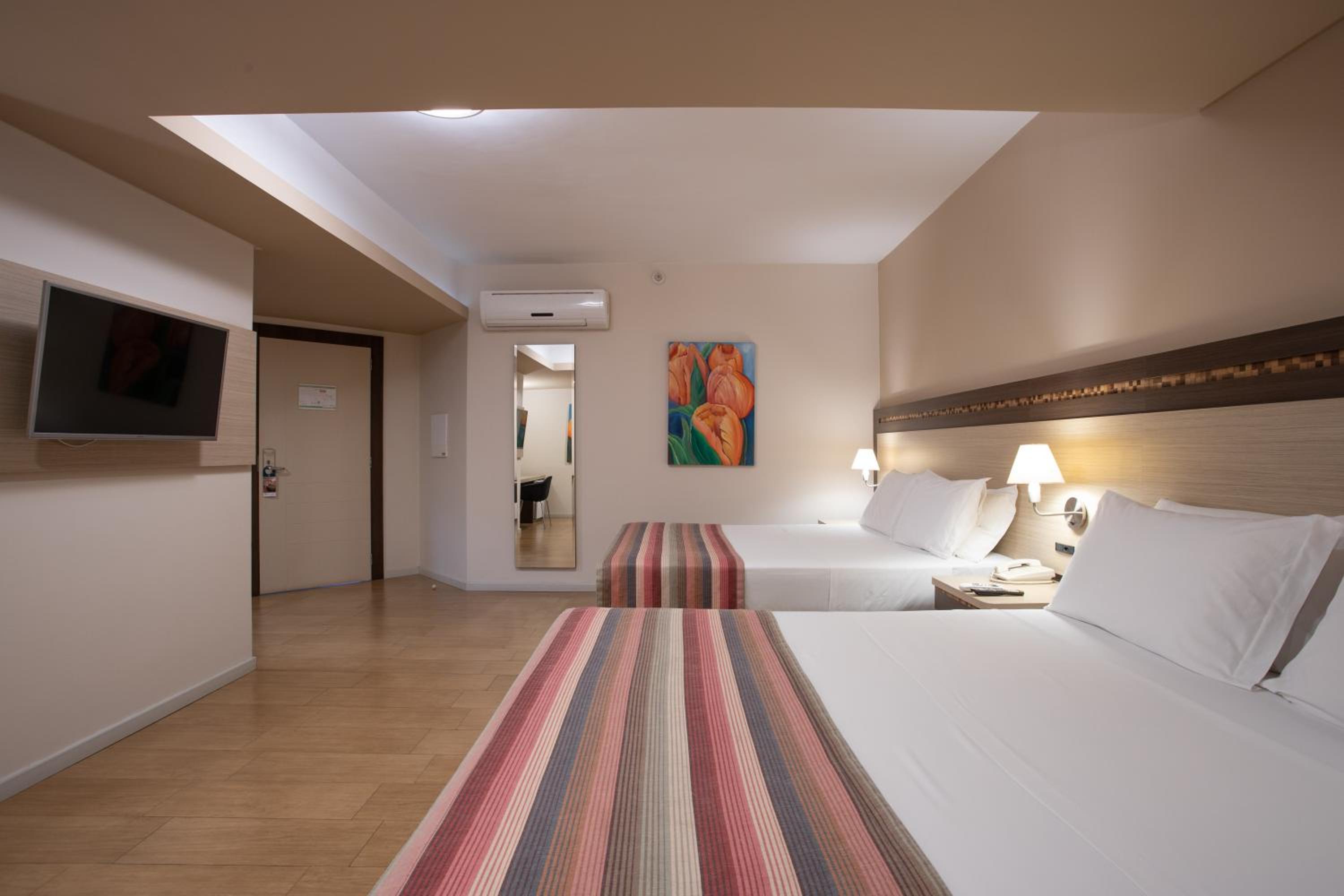 Deluxe Room - Photo 4