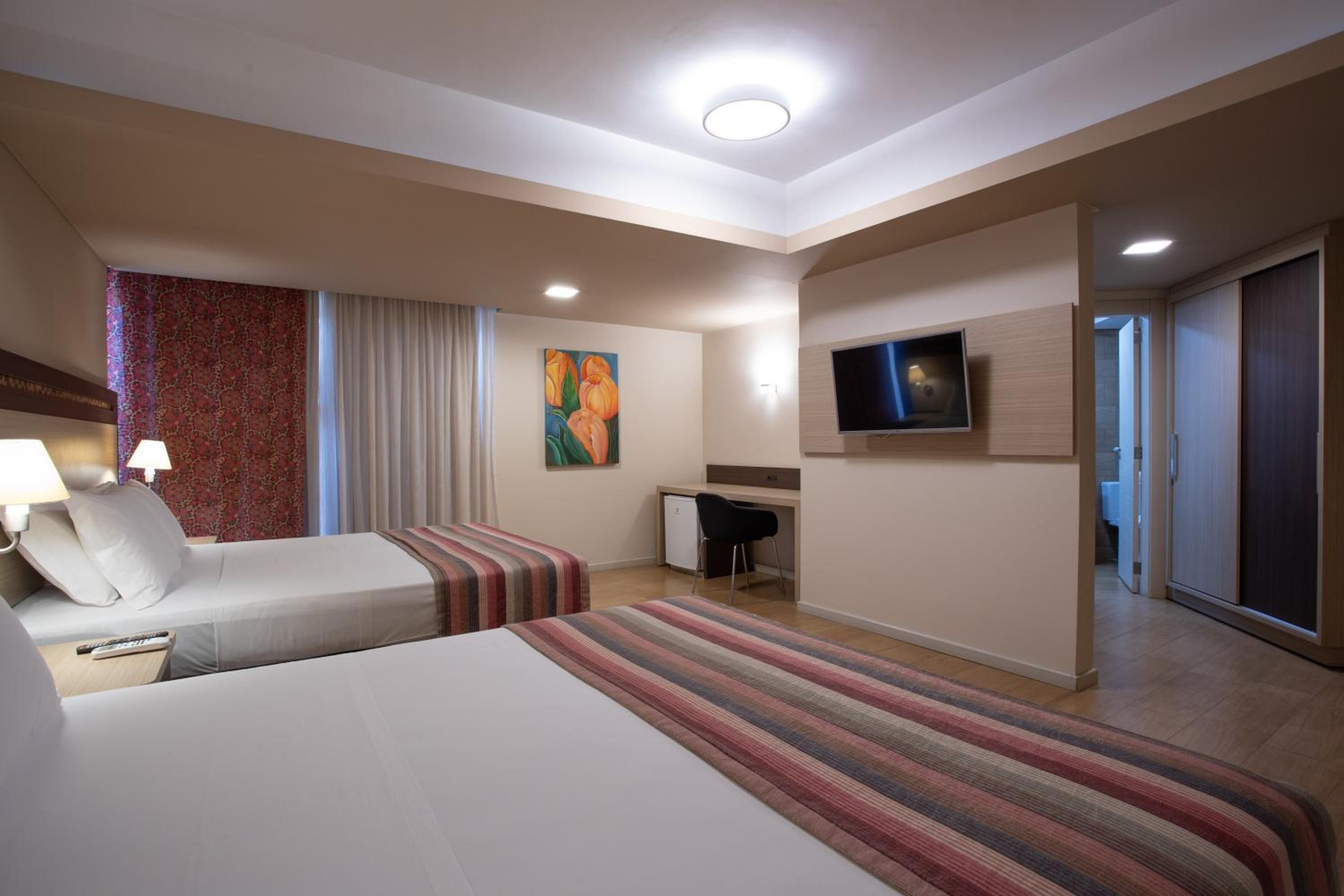 Deluxe Room - Photo 3