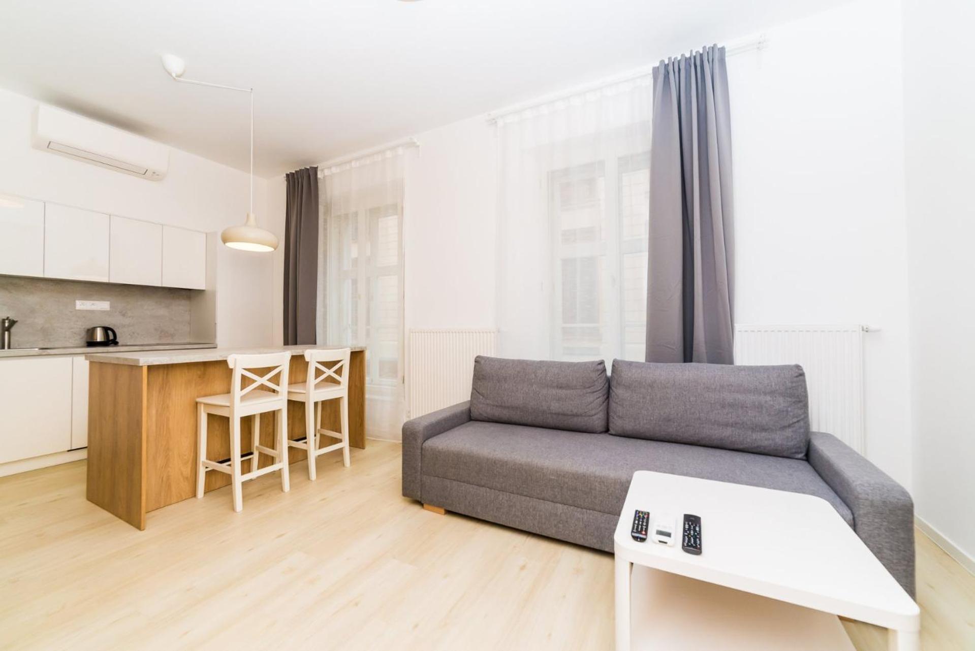 Studio with Air Conditioning