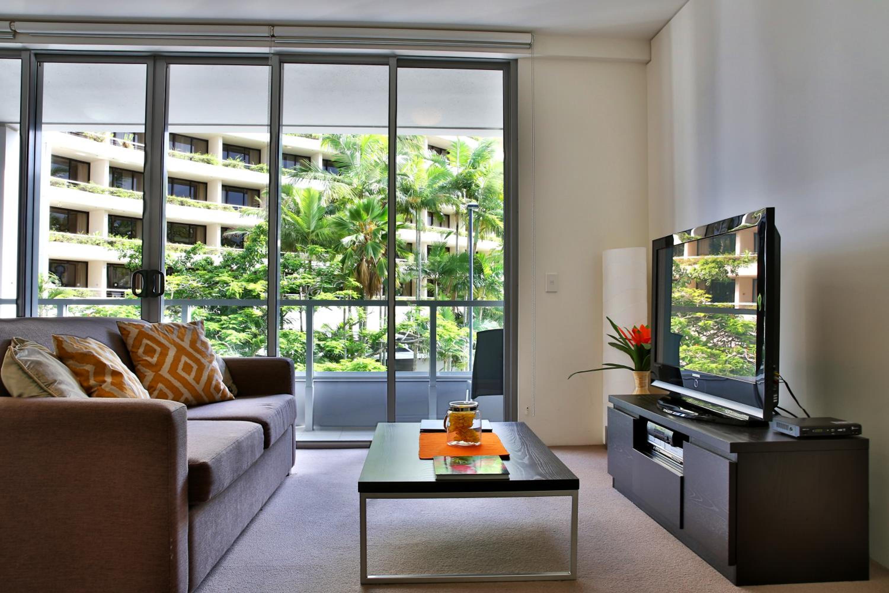 One-Bedroom Apartment with Garden View - Photo 12
