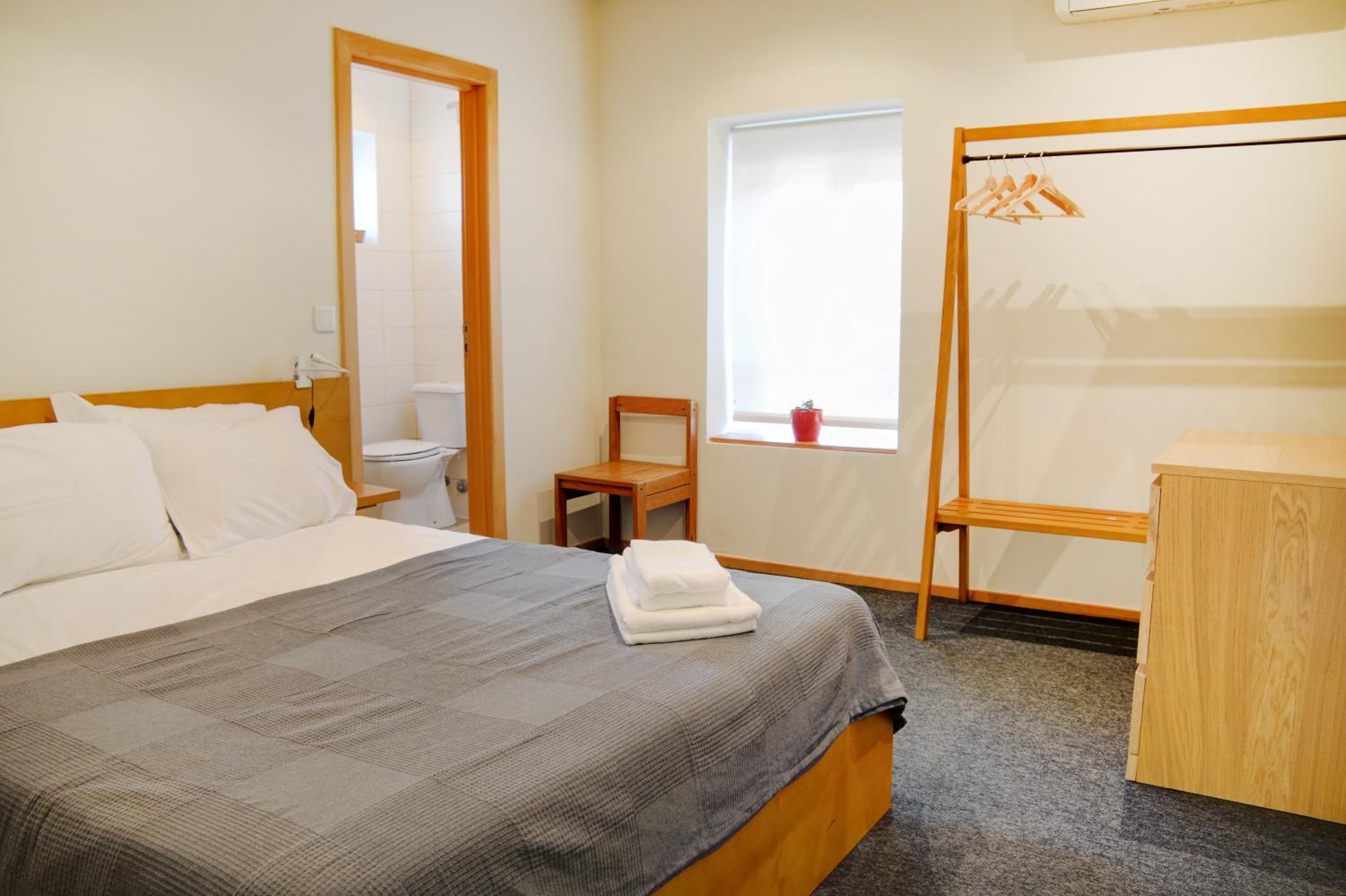Double Room with Private Bathroom - Photo 7