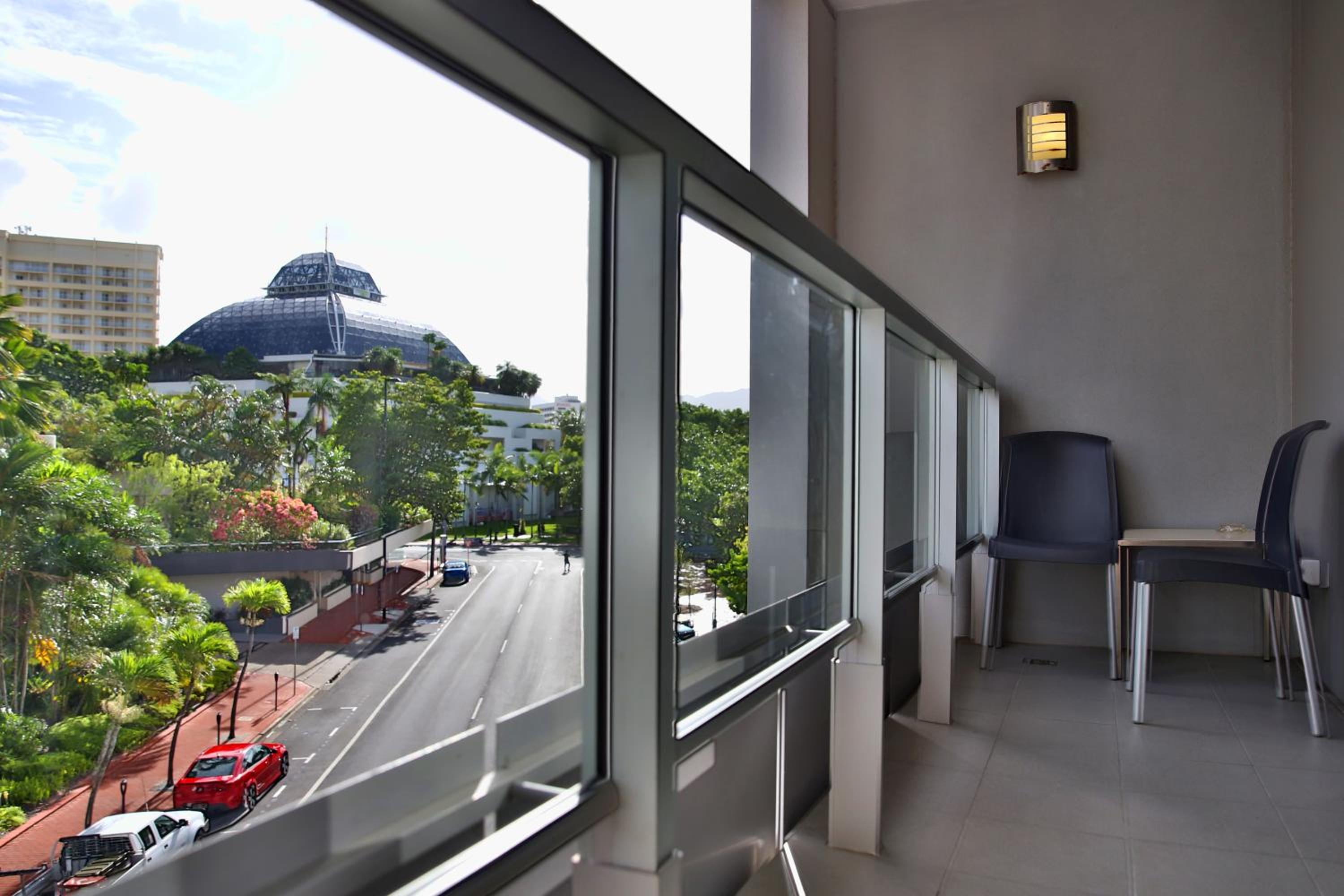 One-Bedroom Apartment with Garden View - Photo 21