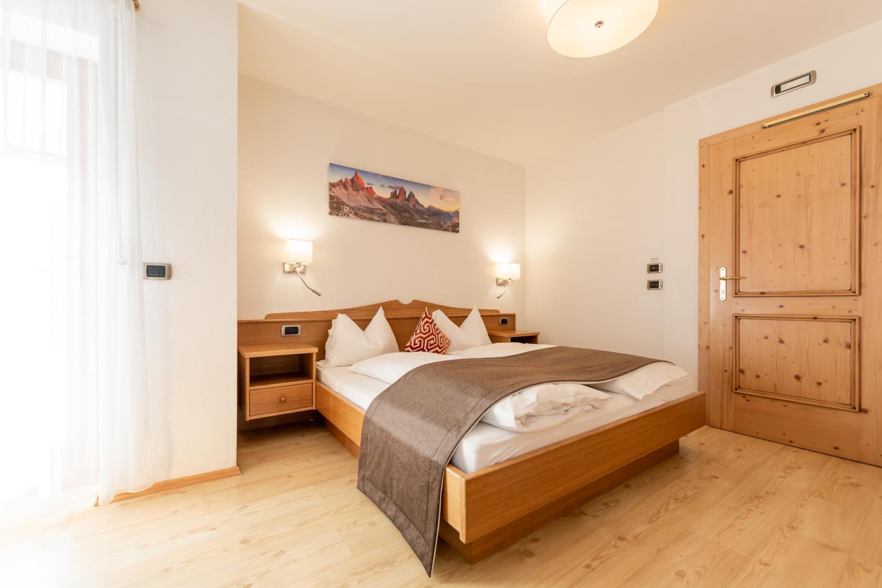 Standard Double Room photo 3