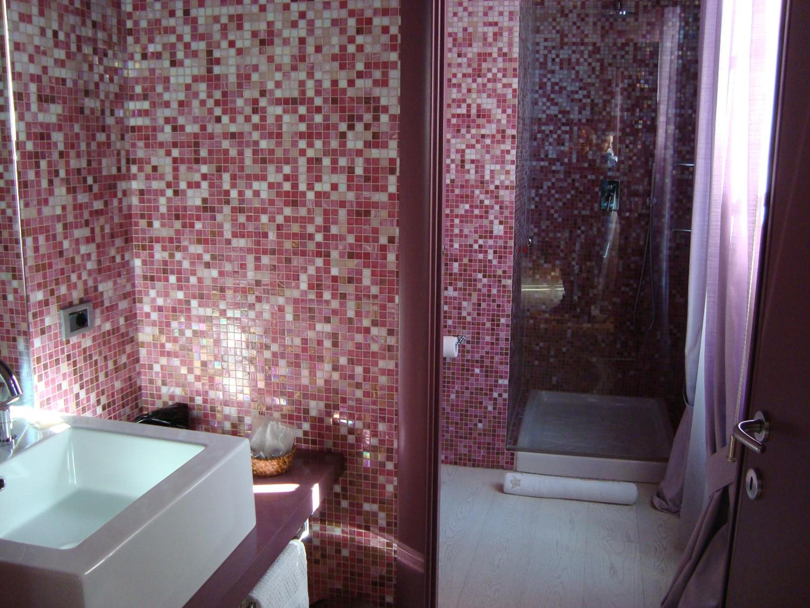 Junior Suite with Spa Bath photo 3