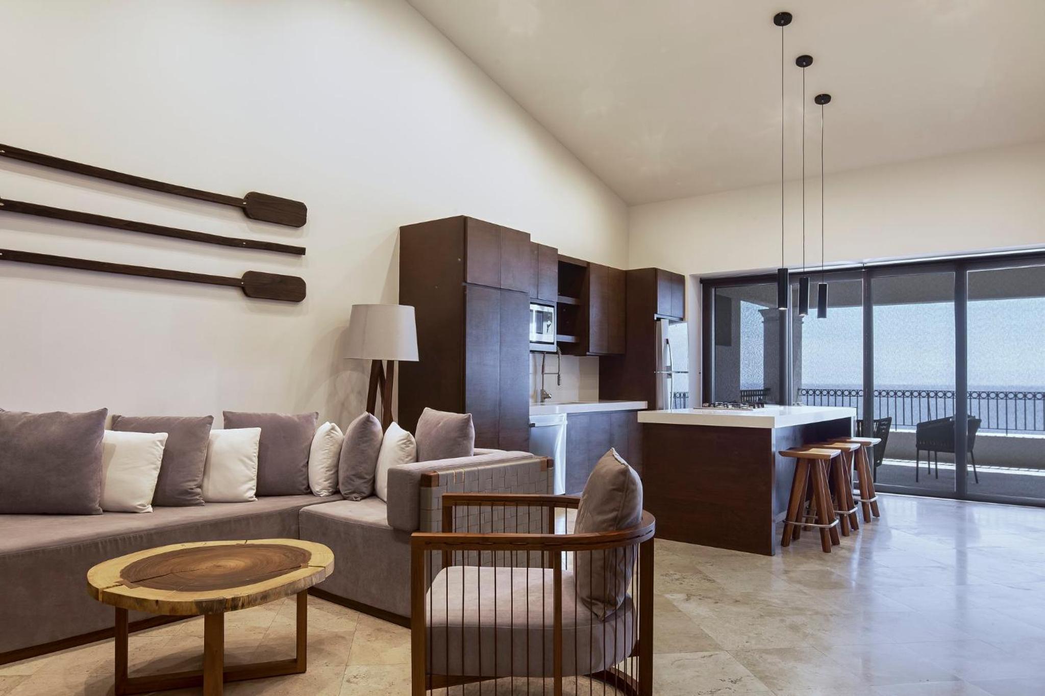 Three-Bedroom Suite thumbnail 6