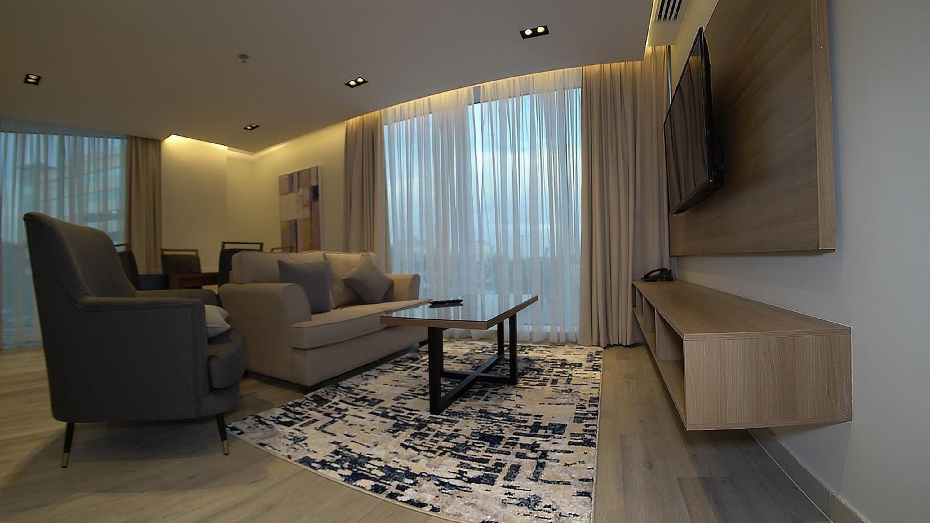 Deluxe One-Bedroom Suite - Photo 1