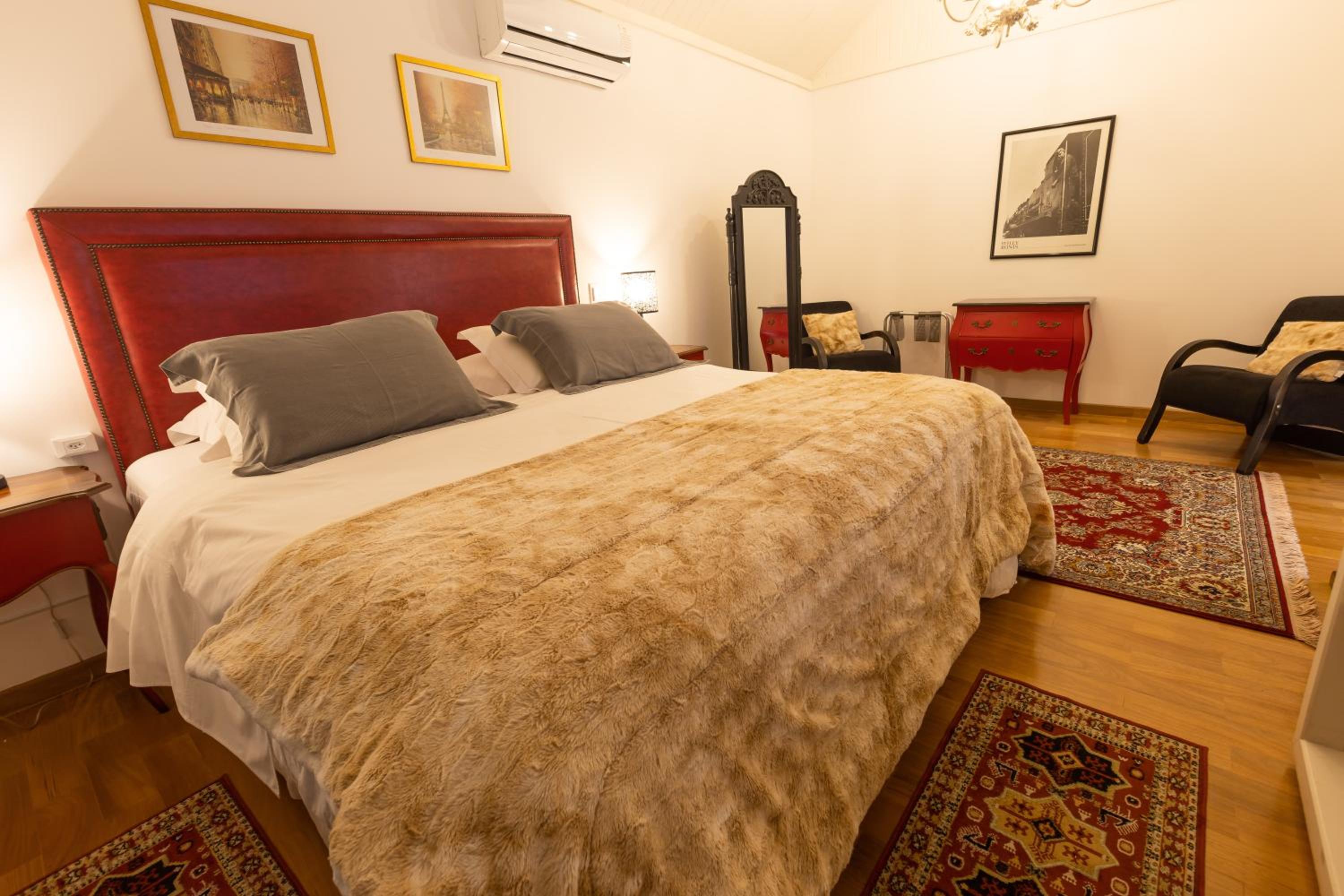 King Room