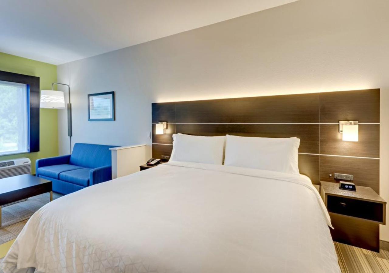 King Room - Non-Smoking - Photo 1