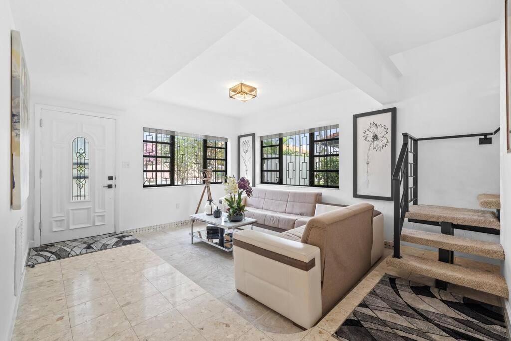 Four-Bedroom House photo 1