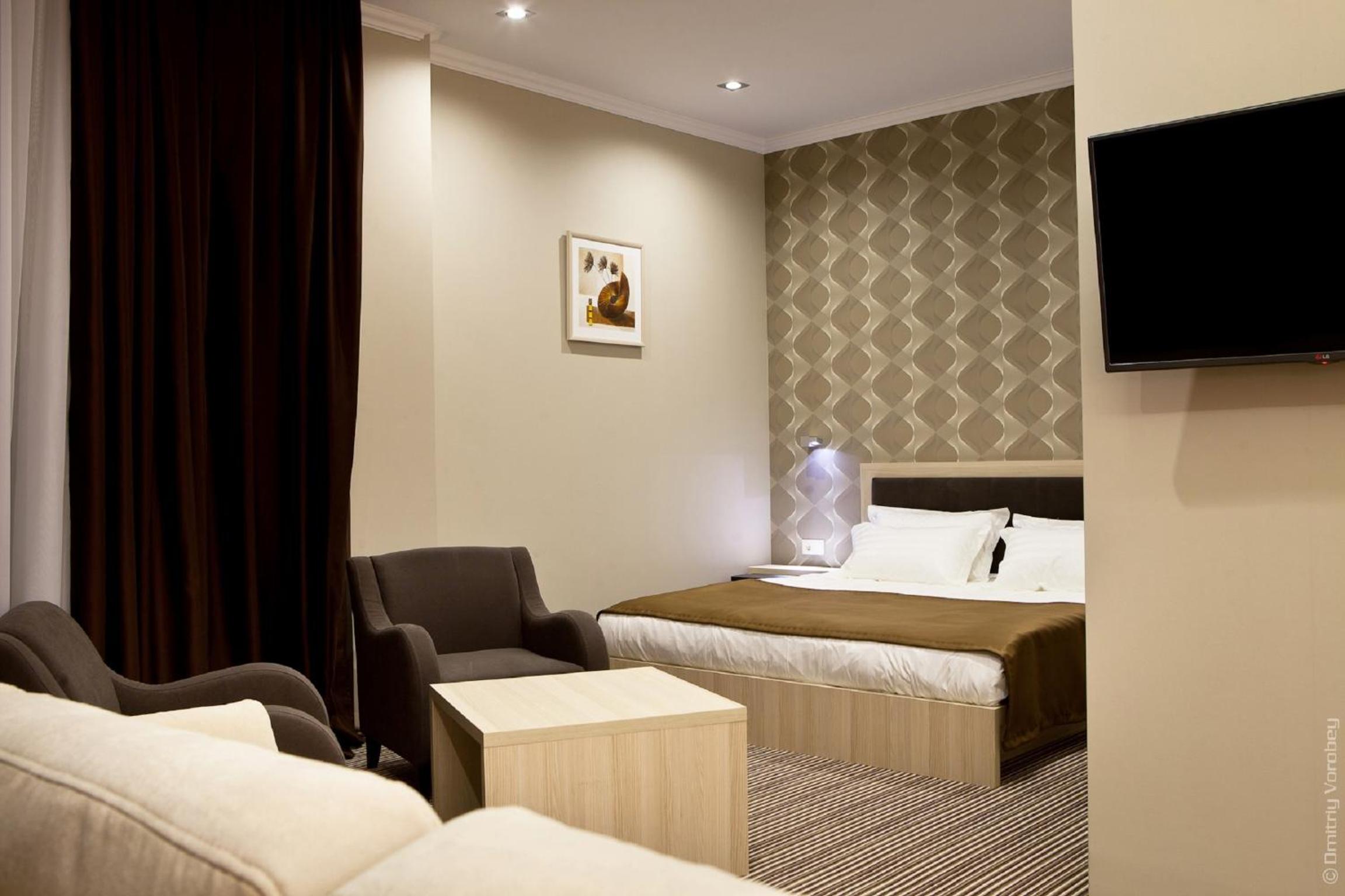 Business King Room