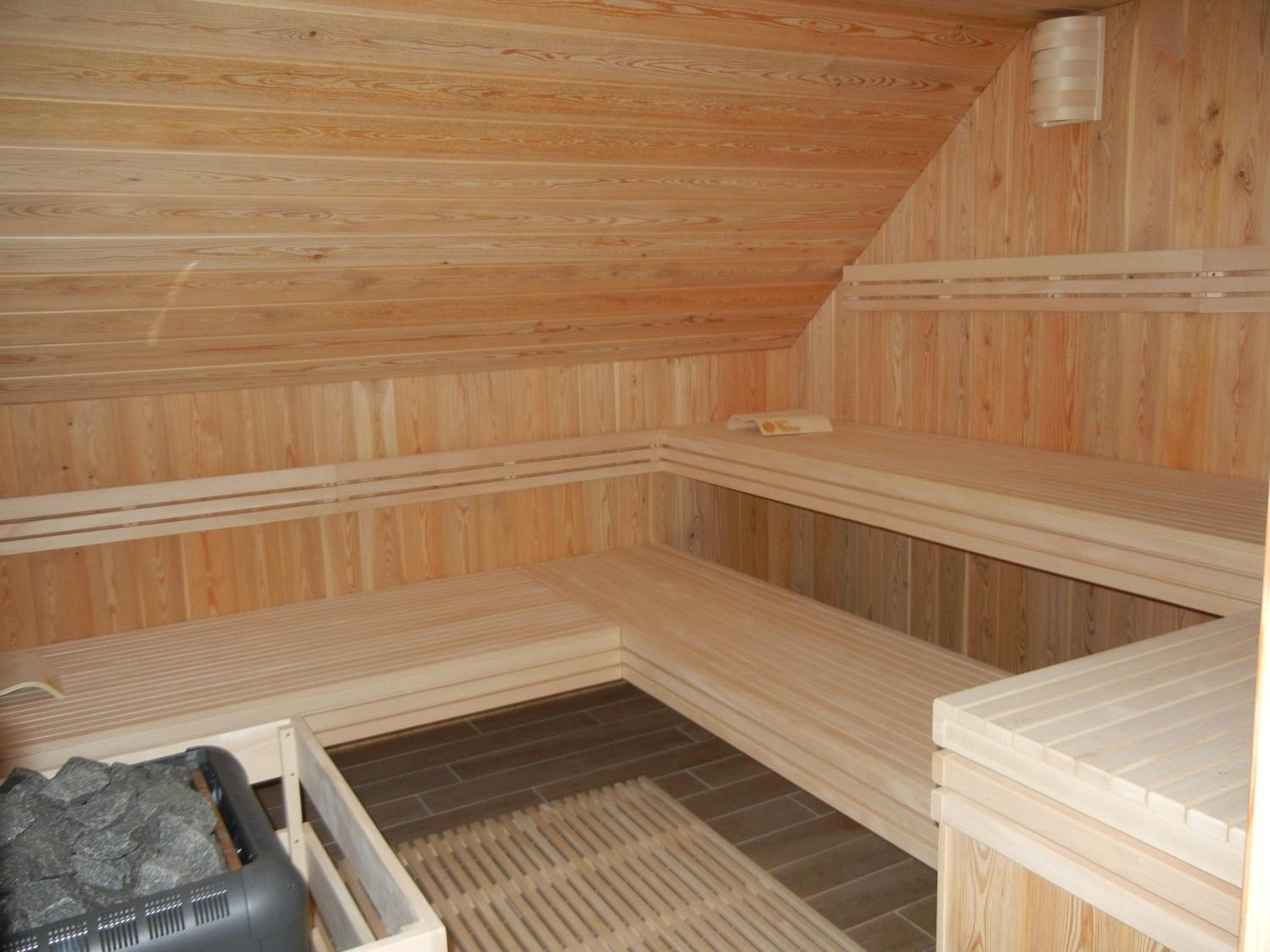 Standard Family Room - Photo 15