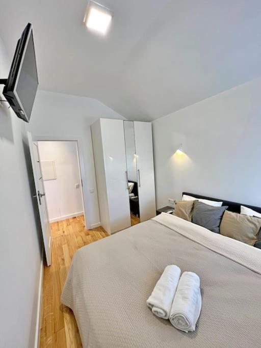 One-Bedroom Apartment - Photo 6