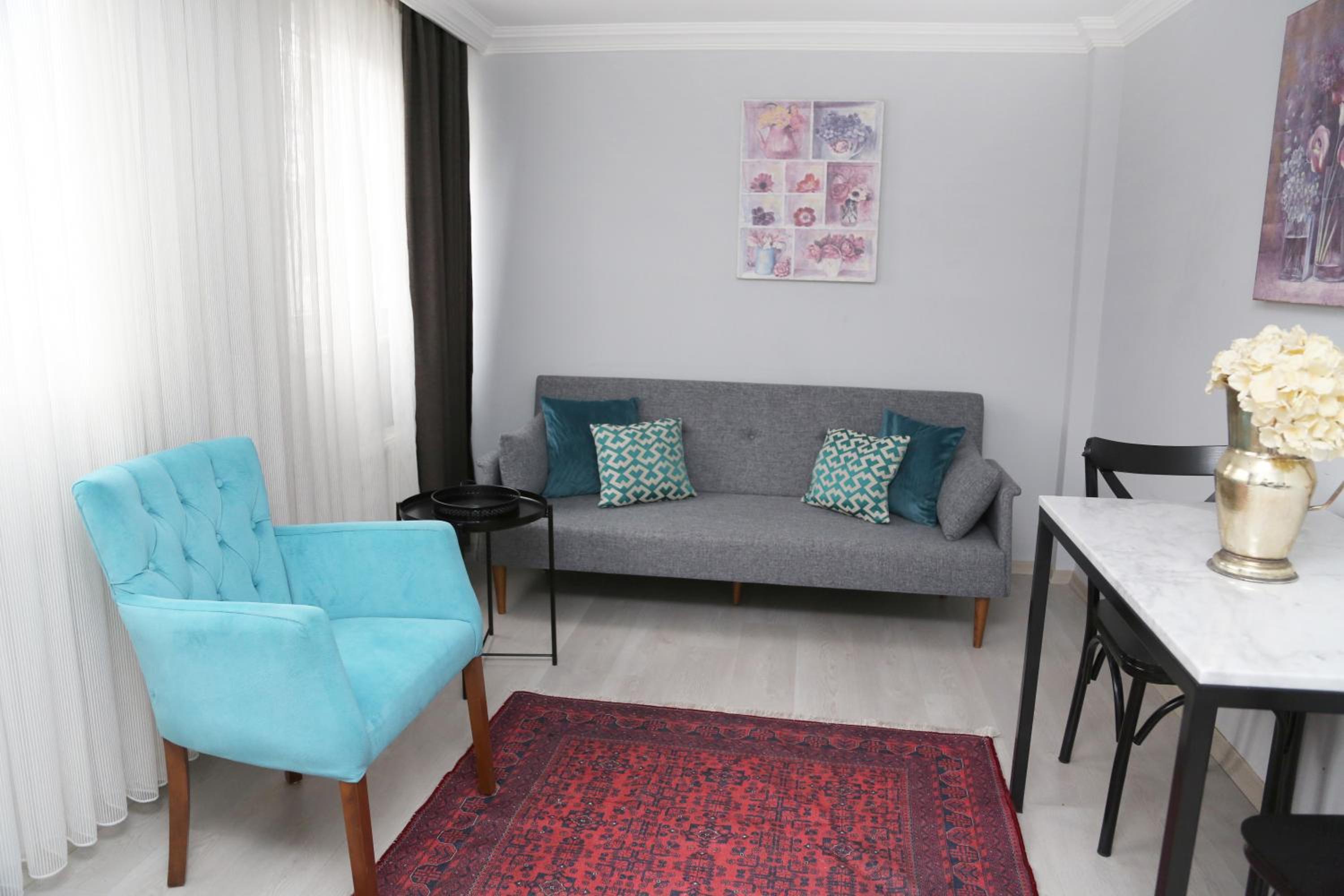 Superior One-Bedroom Apartment photo 2