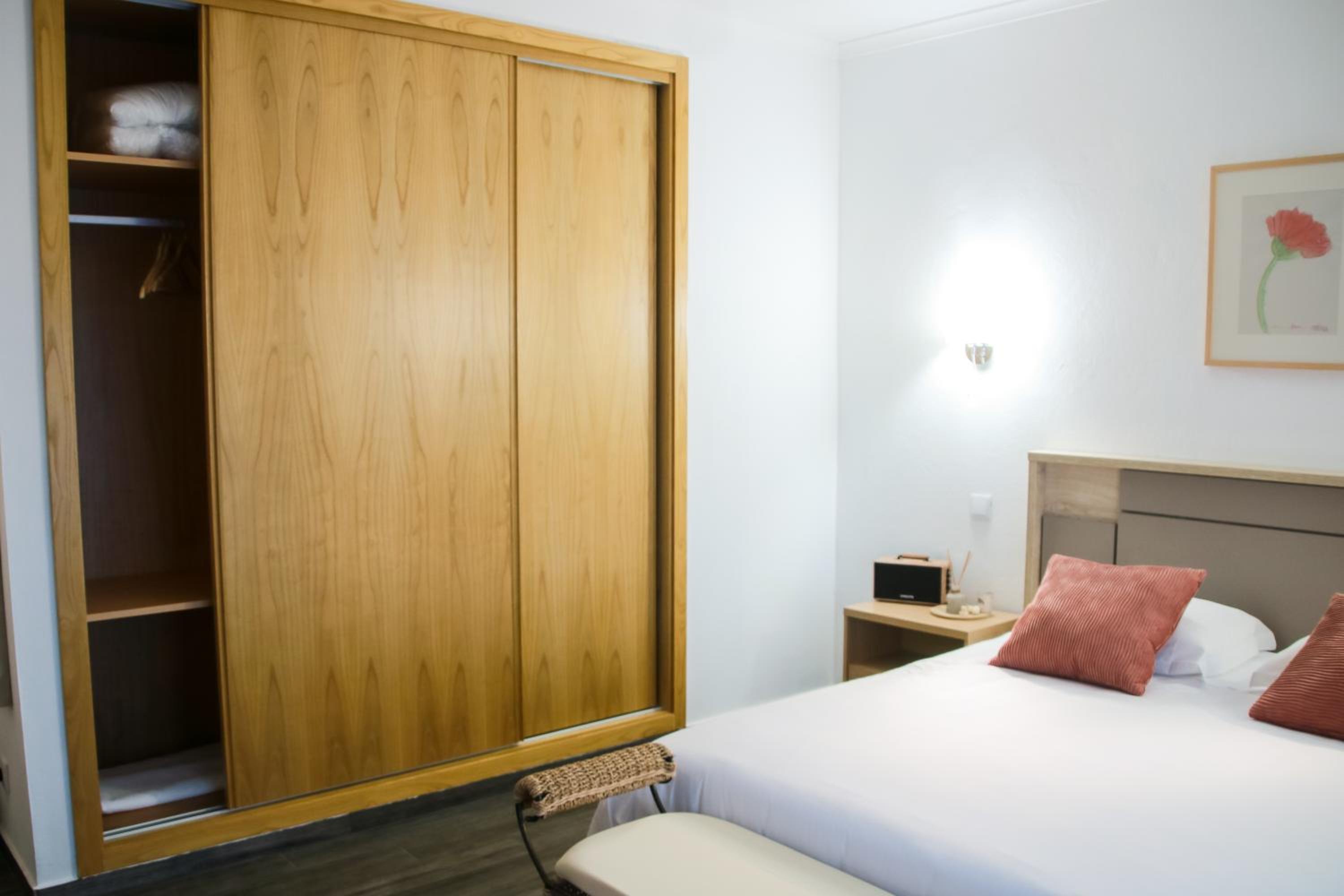 Superior Deluxe Double or Twin Room photo 3