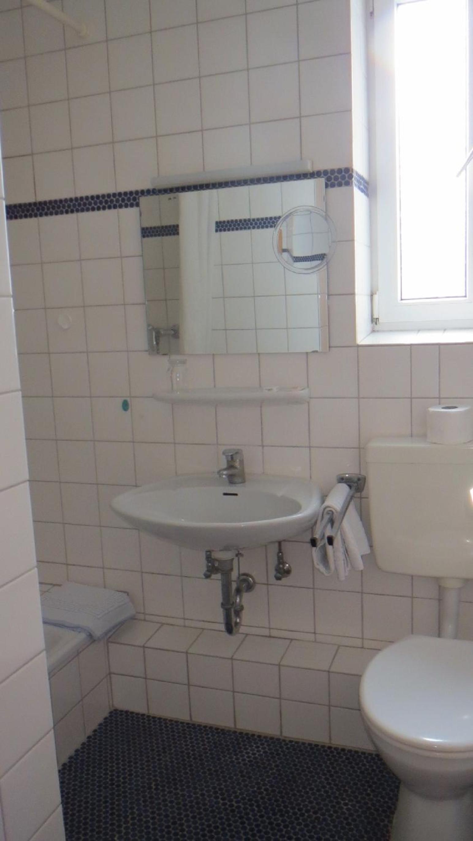 Single Room photo 2
