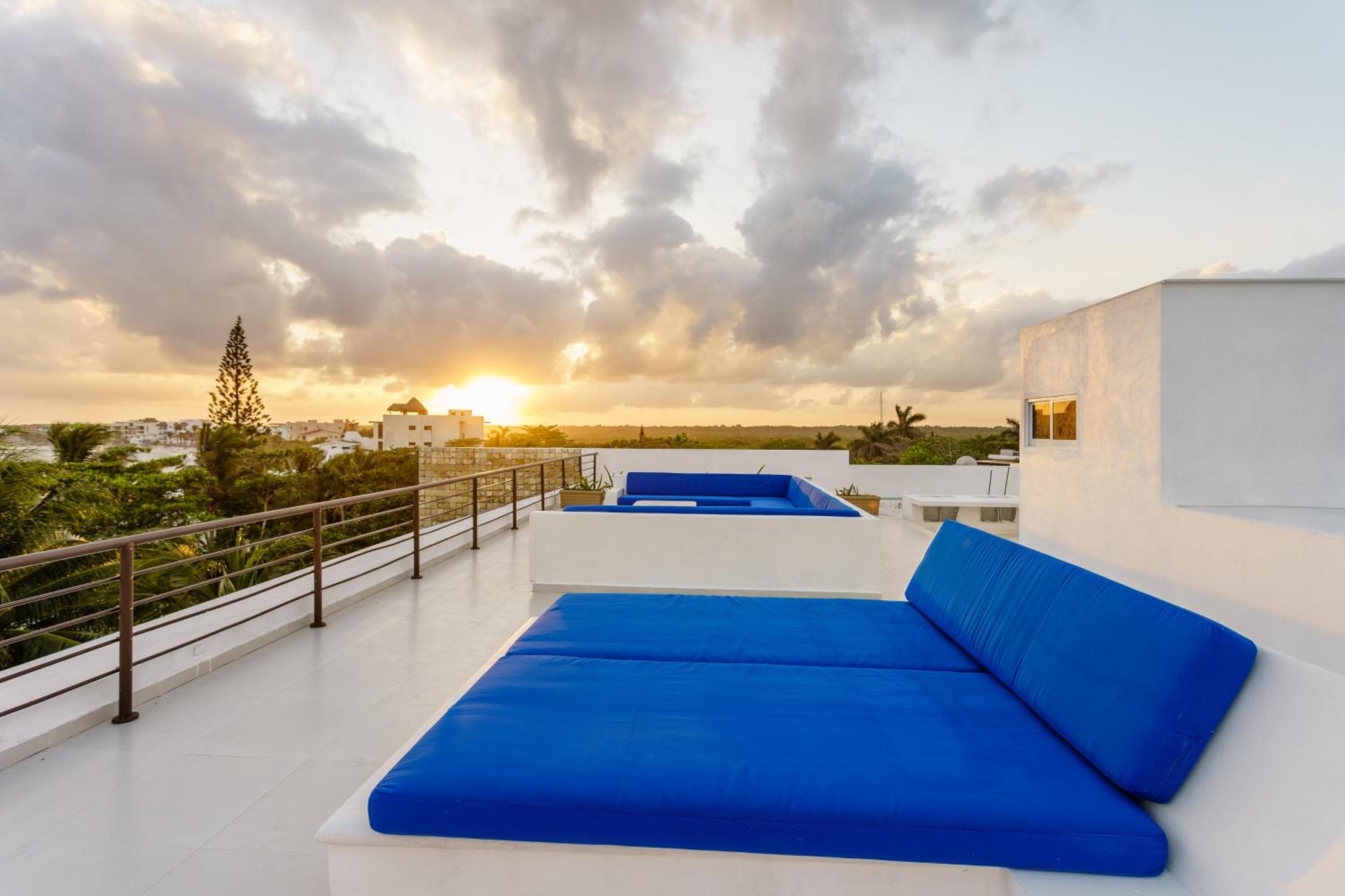 Villa photo 1