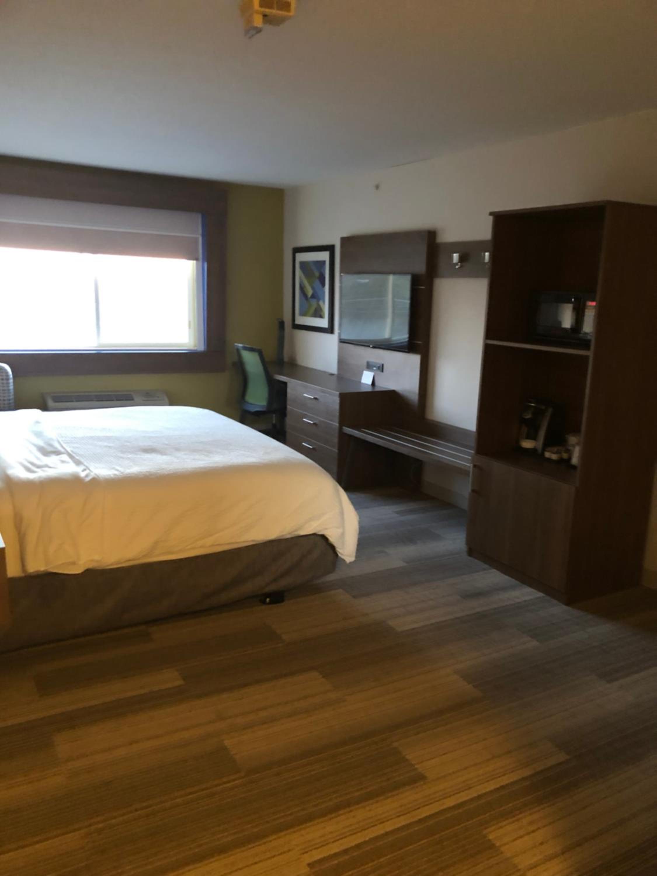 Standard King Room - Photo 2