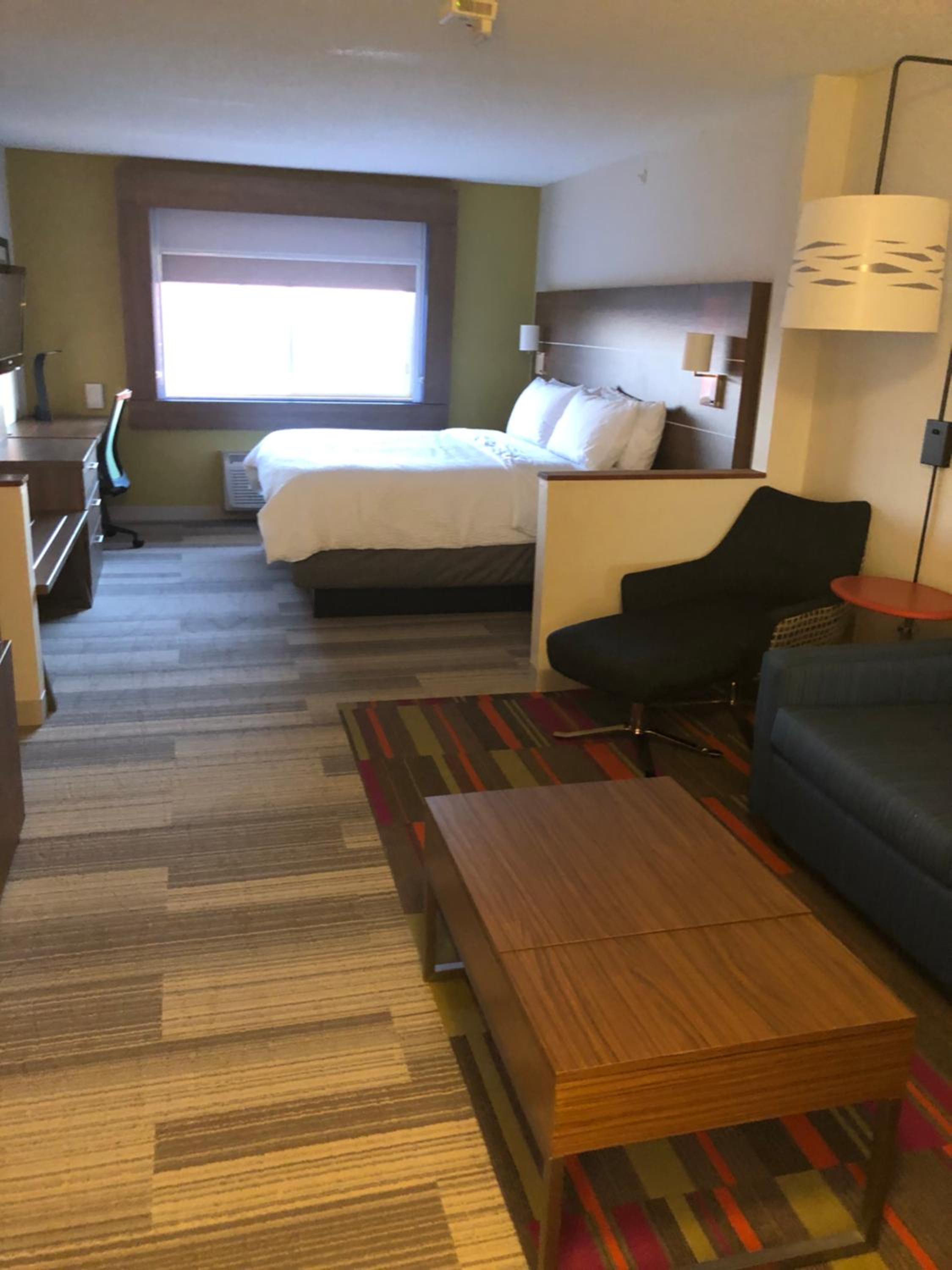 King Room - Mobility Access/Hearing Accessible photo 2
