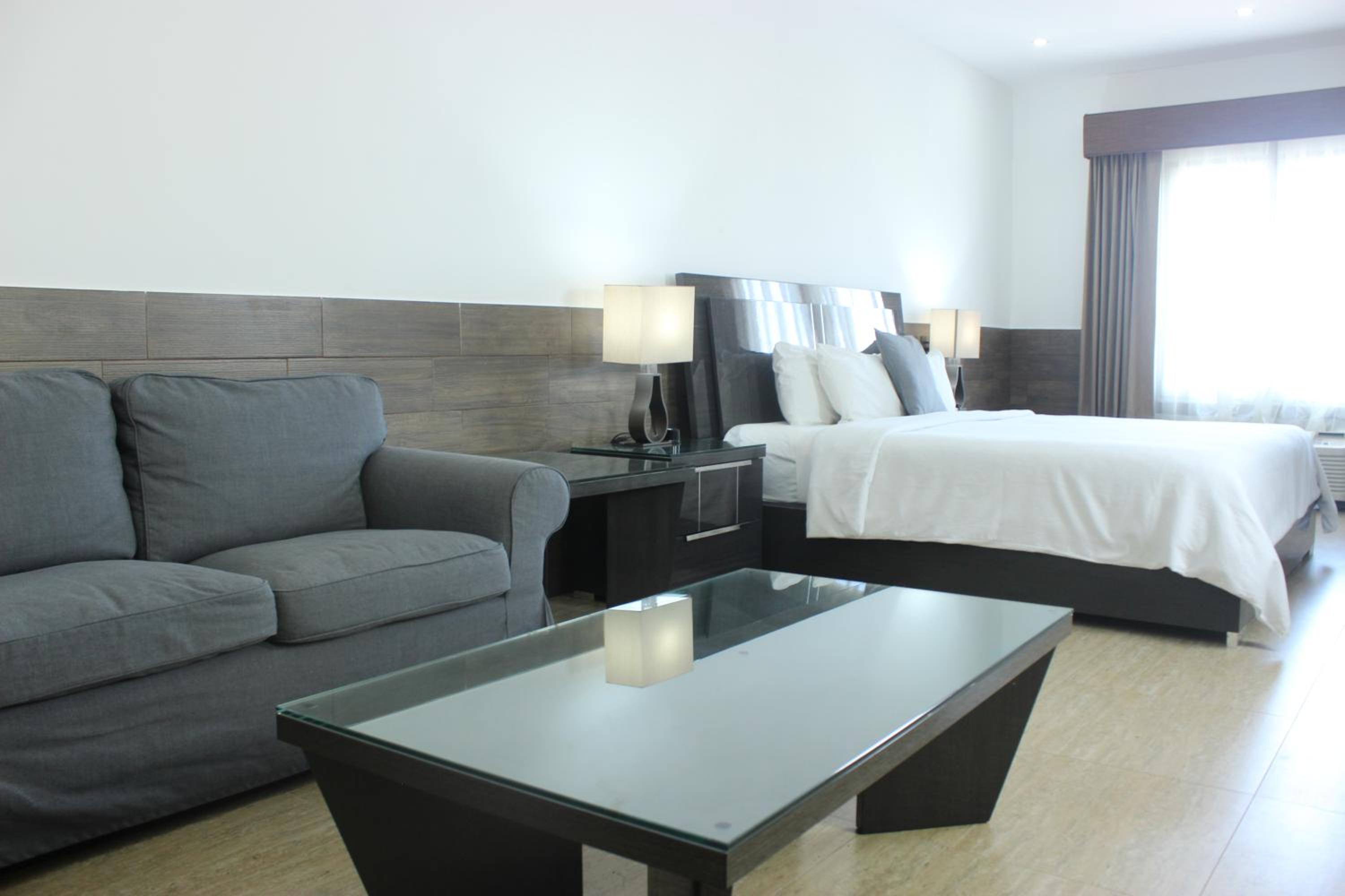 Deluxe Junior Suite photo 3