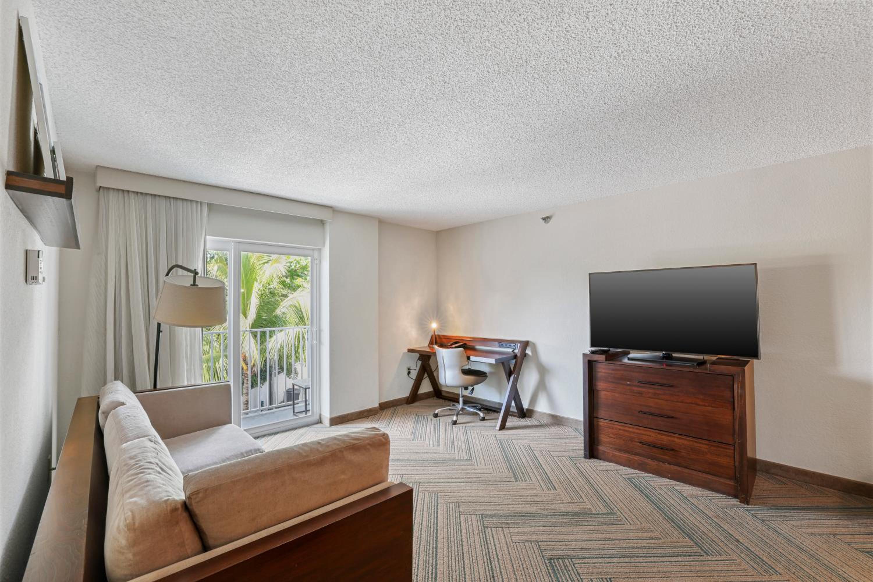 Two-Bedroom Apartment With Balcony photo 3
