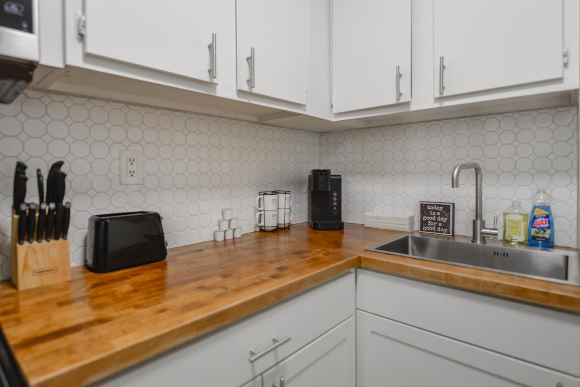 Two-Bedroom Apartment - Photo 18