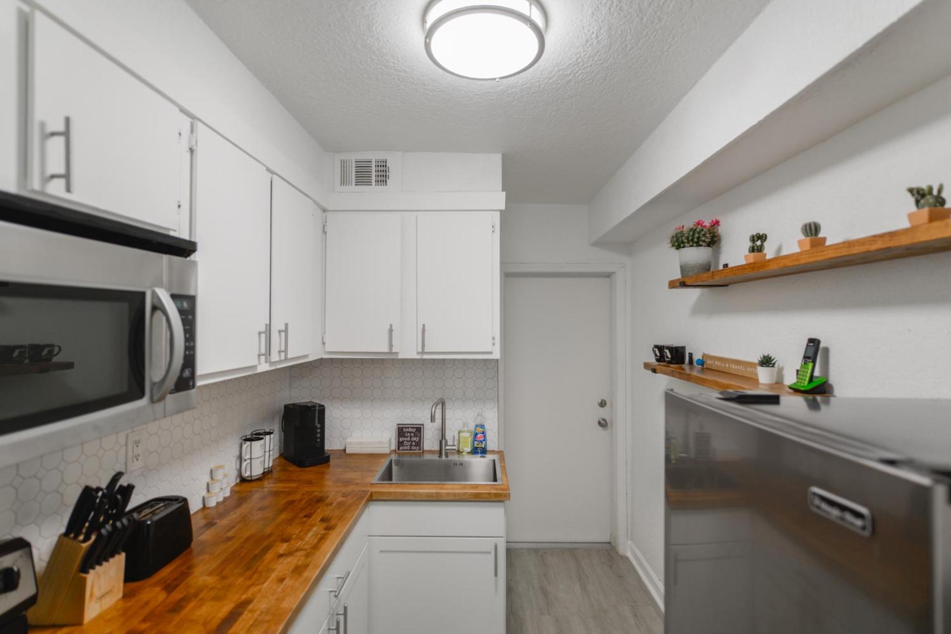 Two-Bedroom Apartment - Photo 3