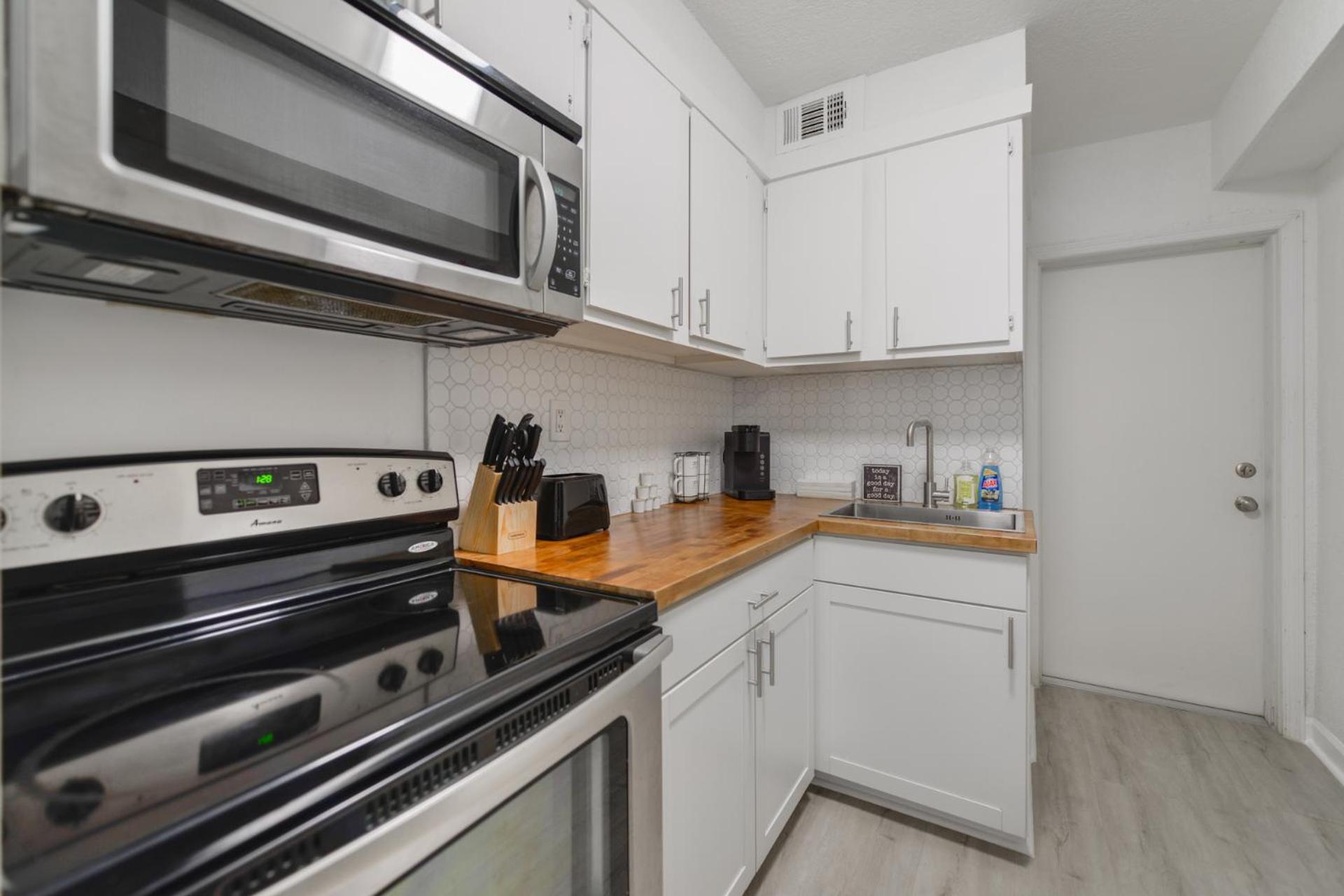Two-Bedroom Apartment - Photo 7