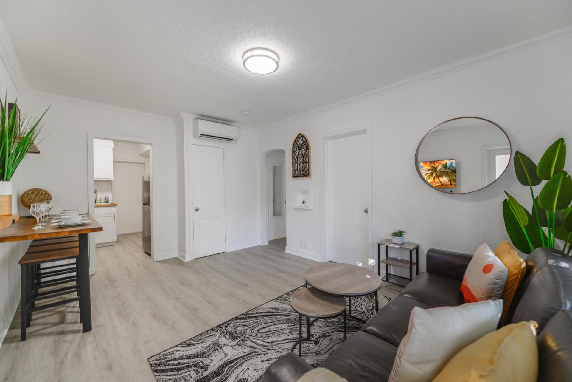 Two-Bedroom Apartment - Photo 5