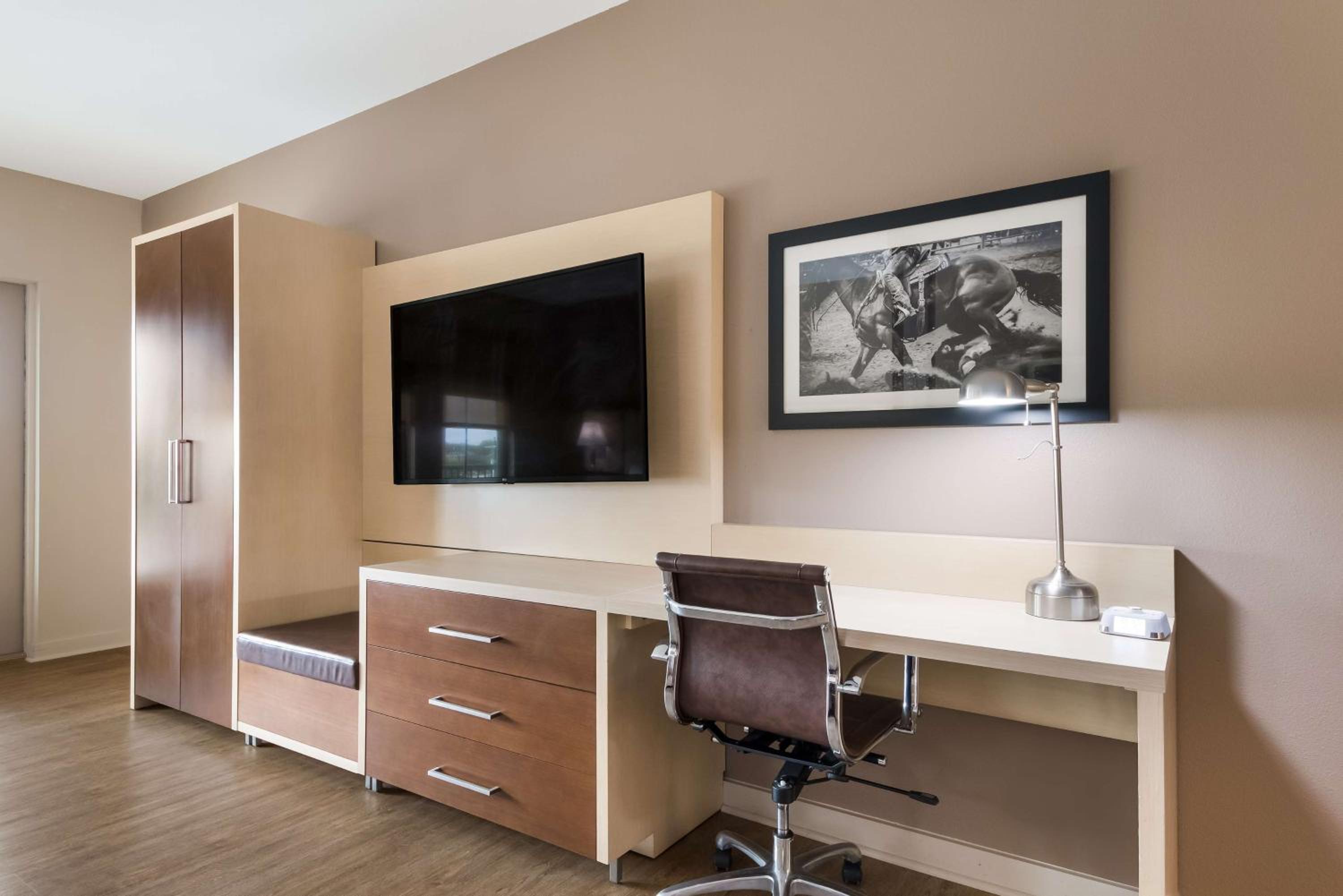 King Suite with Sofa Bed and Communication Assistance - Photo 2