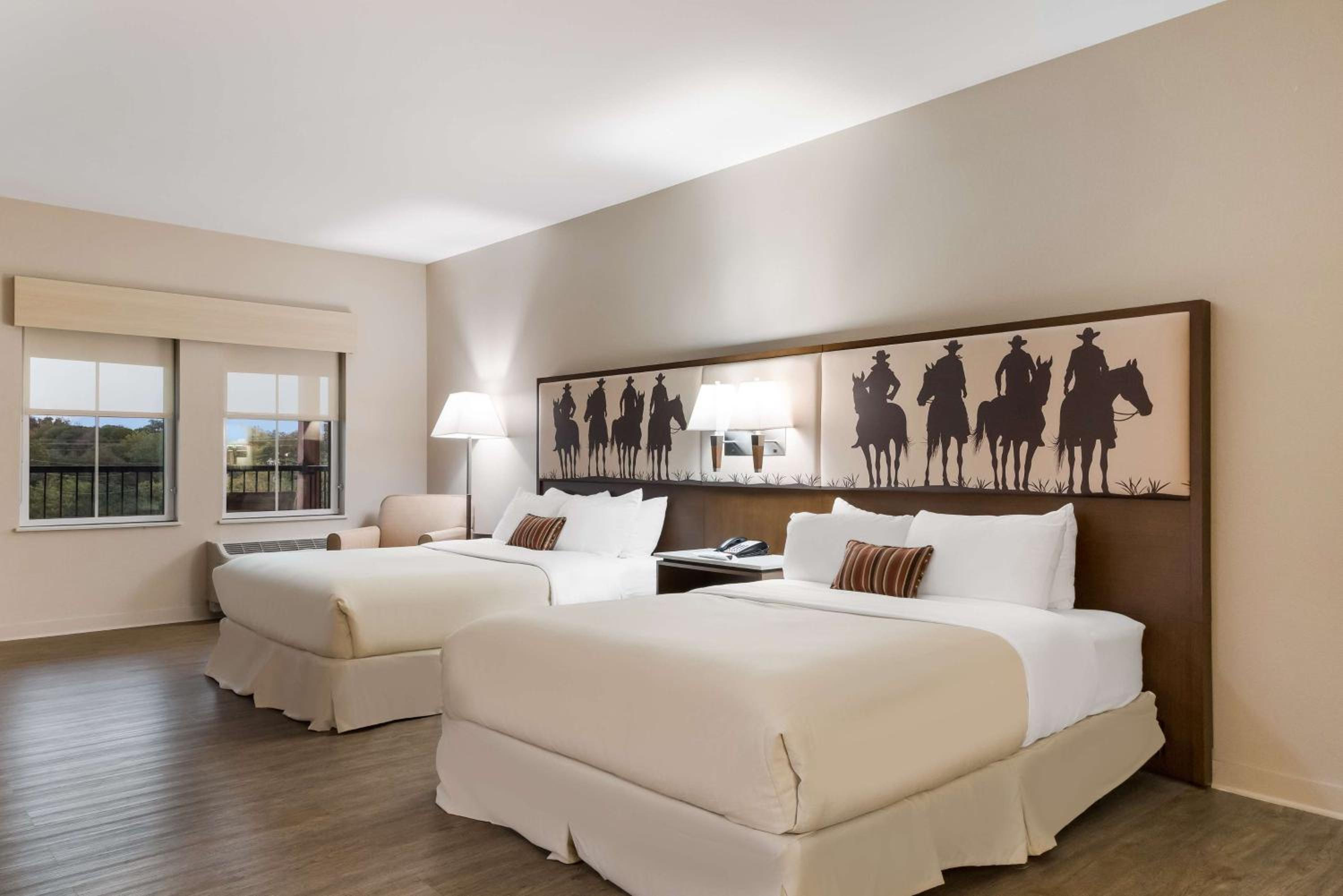 Queen Suite with Two Queen Beds - Disability Access - Photo 1