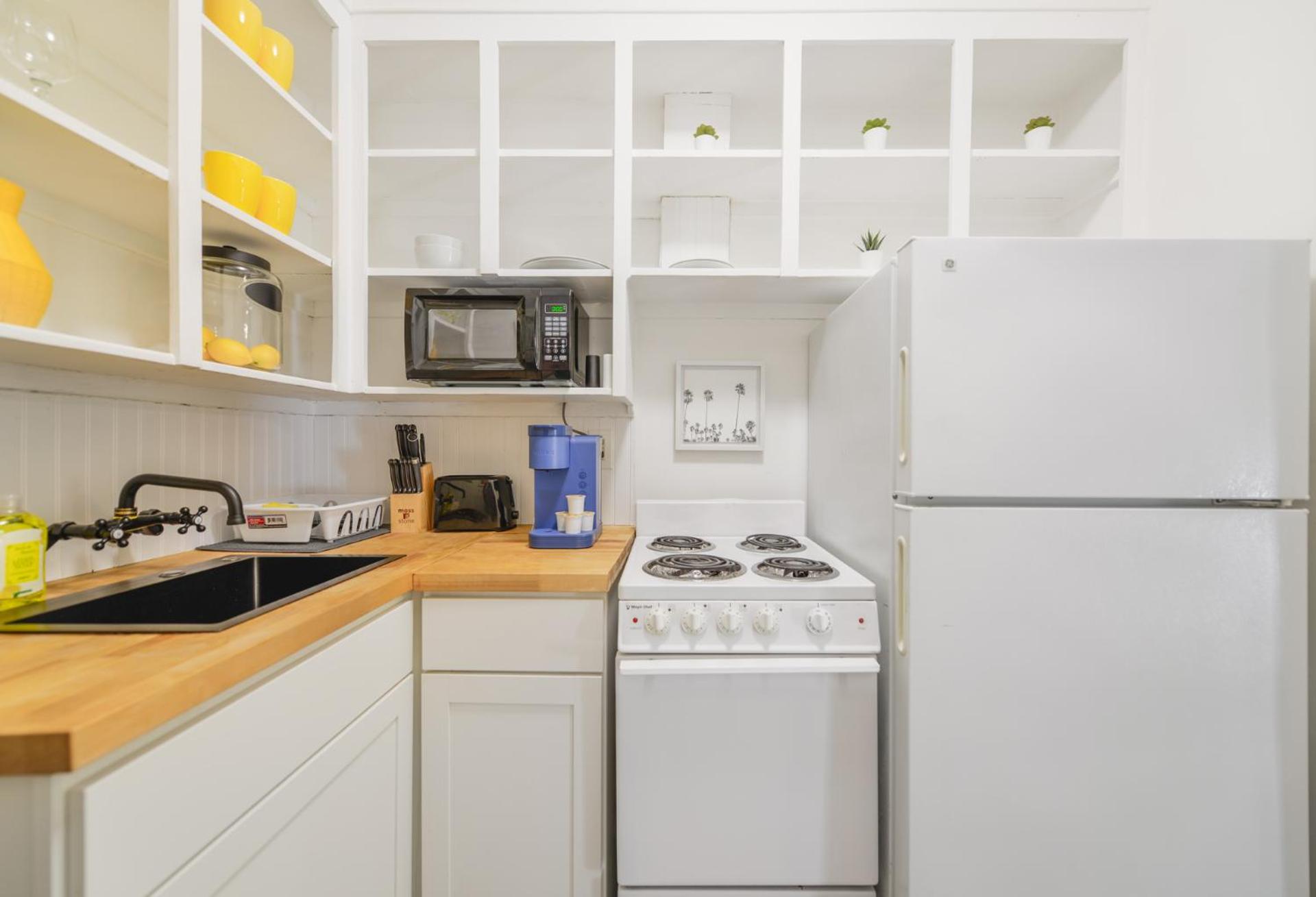 One-Bedroom Apartment - Photo 11