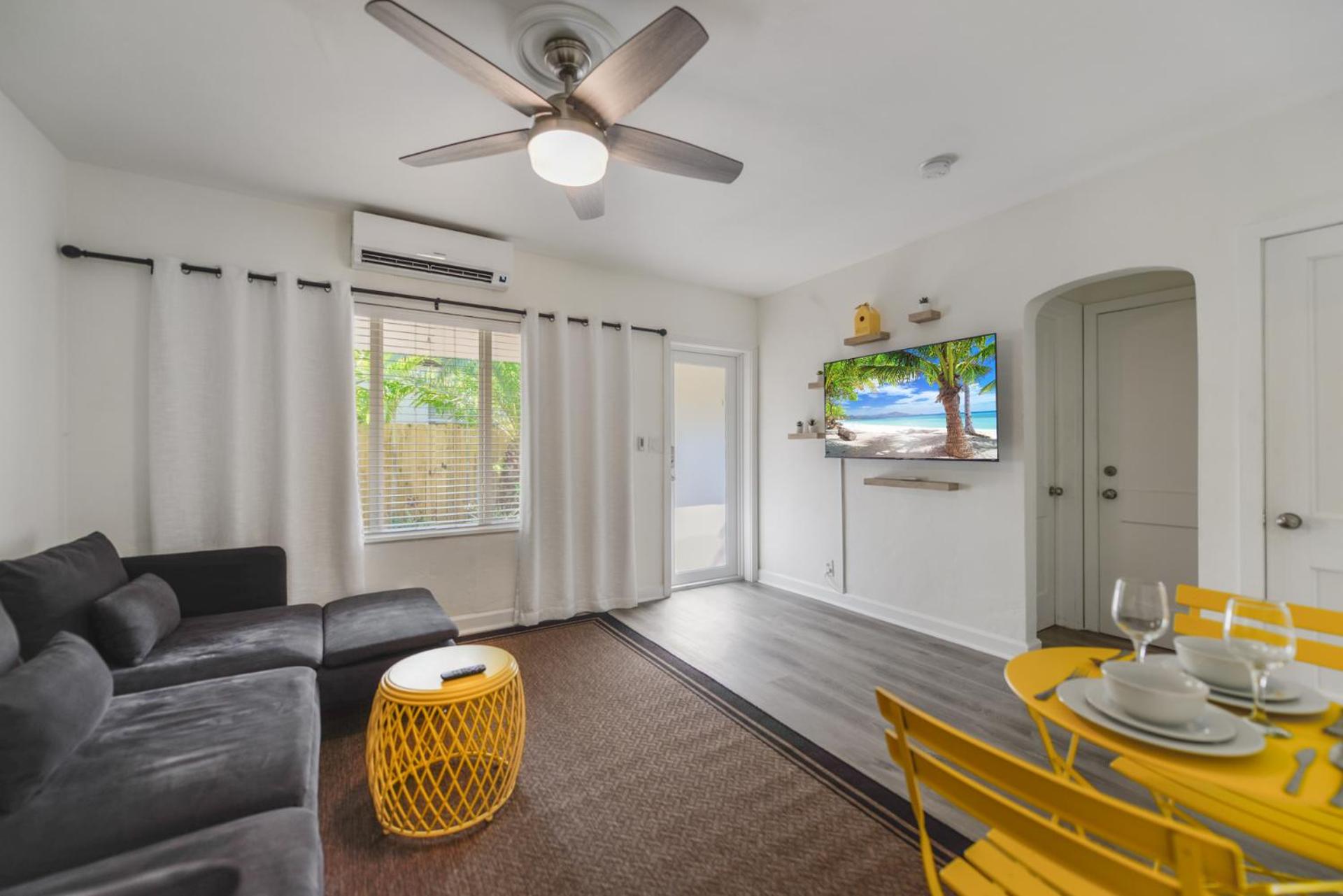One-Bedroom Apartment - Photo 9