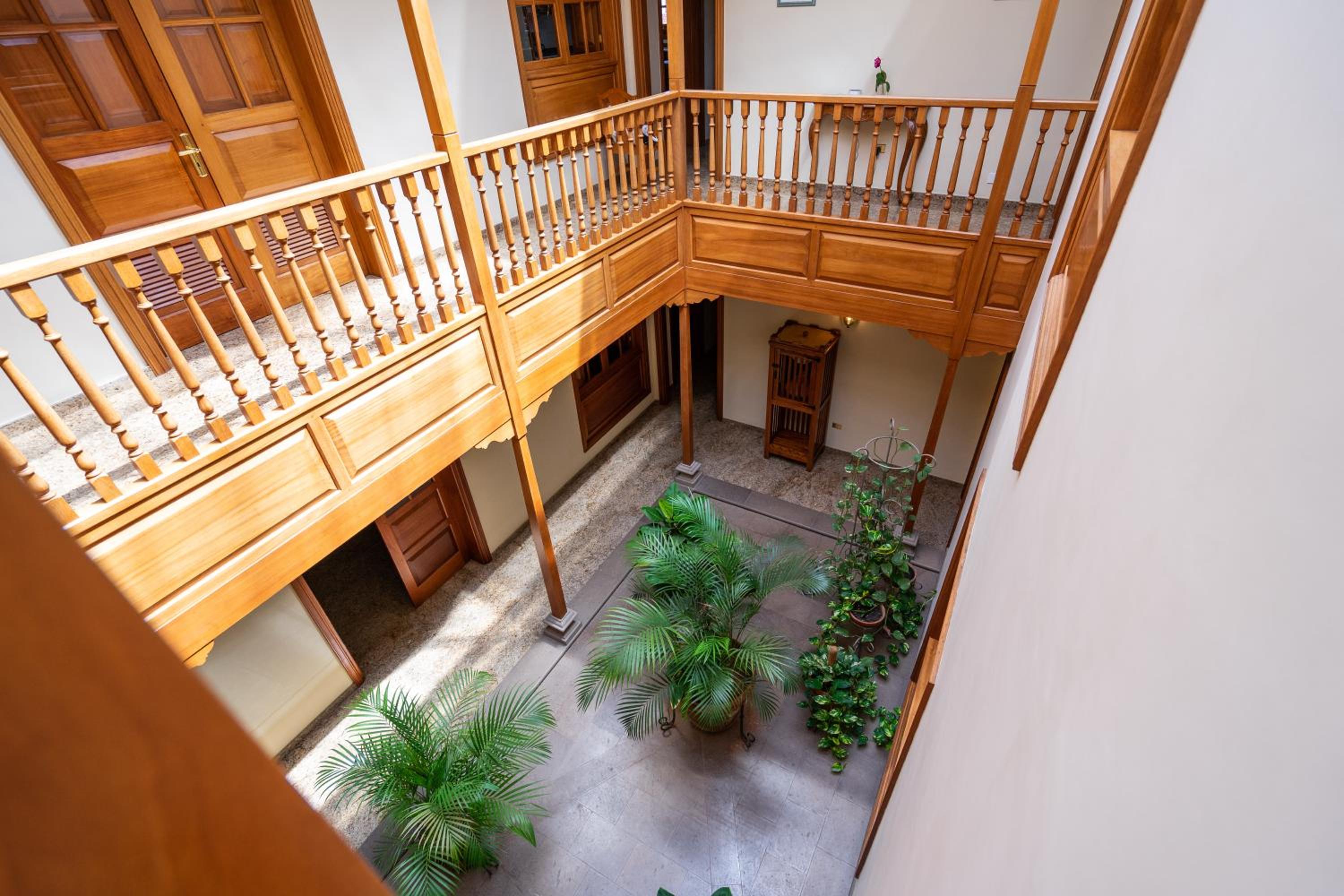 Four-Bedroom House photo 3