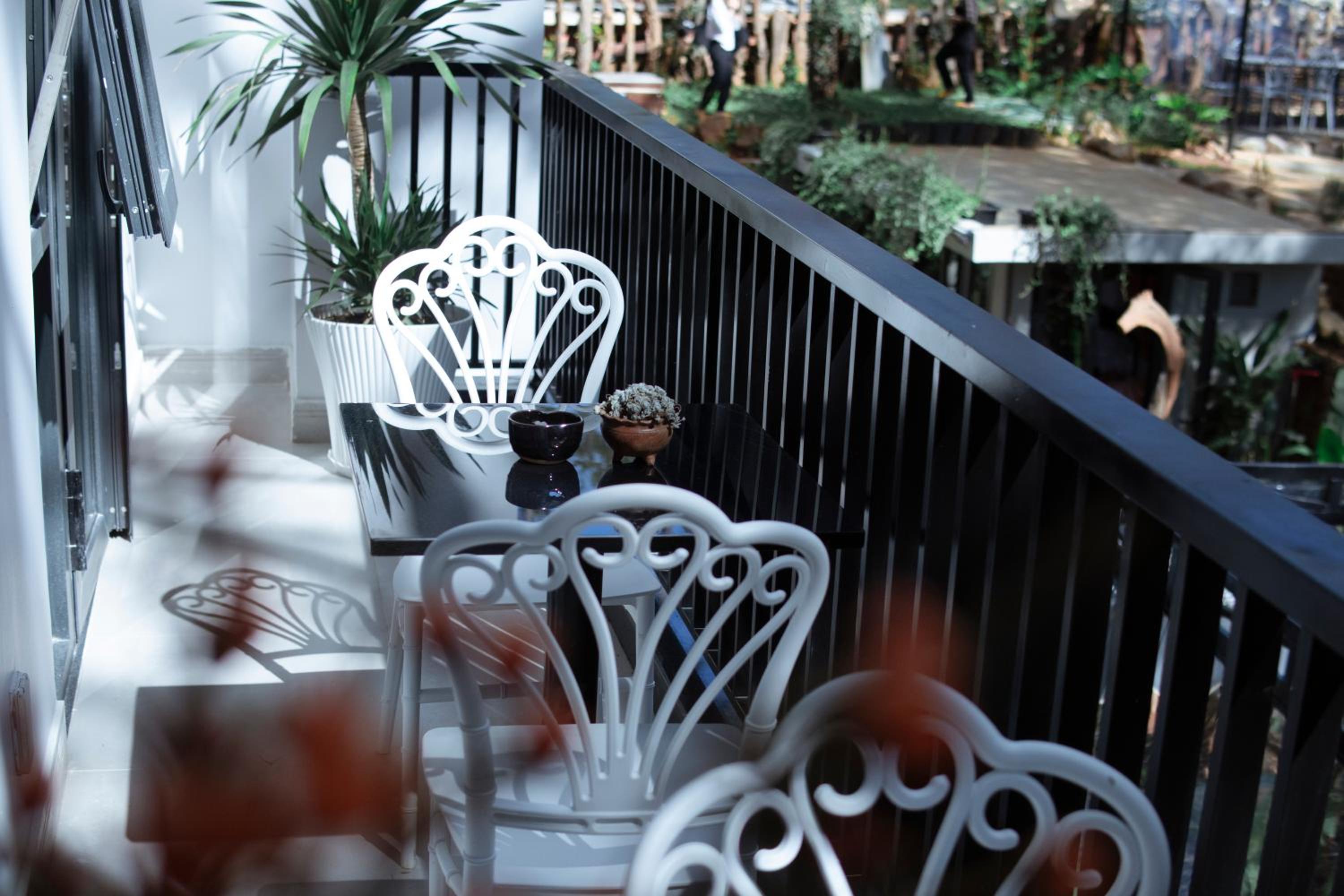 Quadruple Room with Balcony - Photo 9