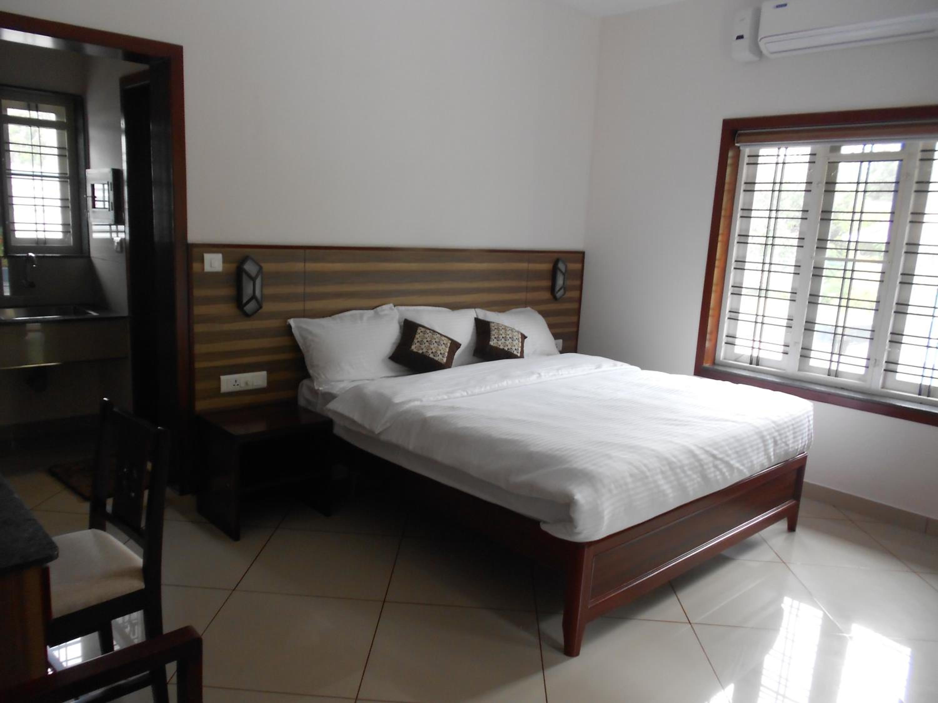 Deluxe Double Room with Extra Bed photo 1